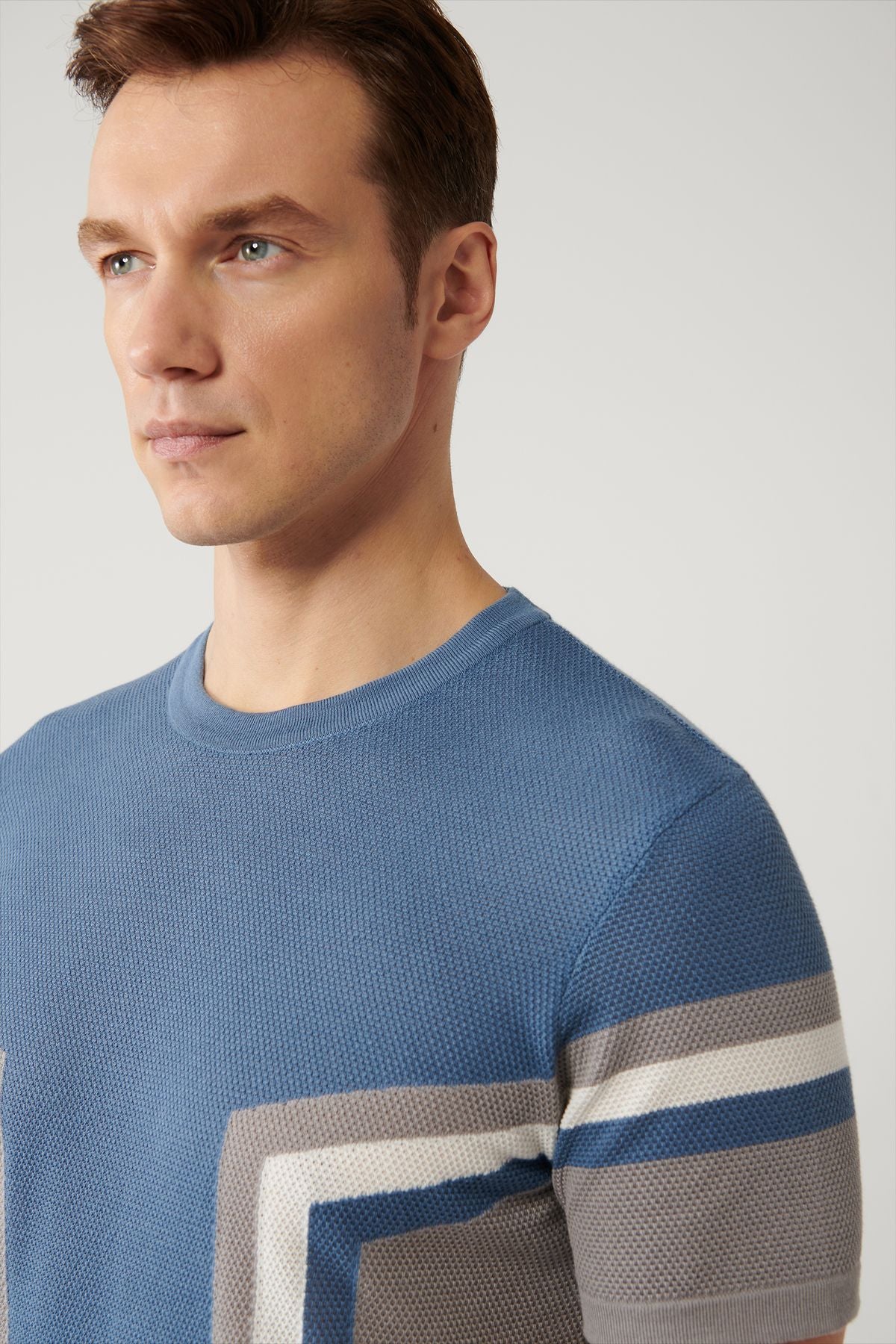 Men's Indigo Bicycle Block Block Color Tissue Modal Knitwear T-Shirt A41y5012