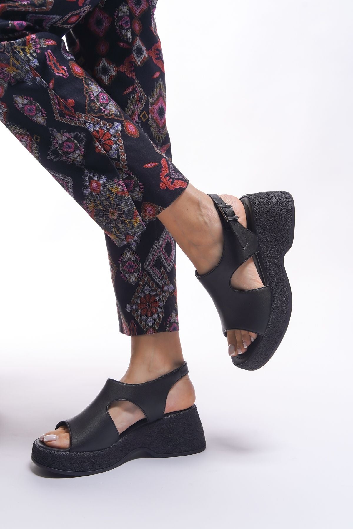 Lyathlin Women Heels Sandals 0012450 Black