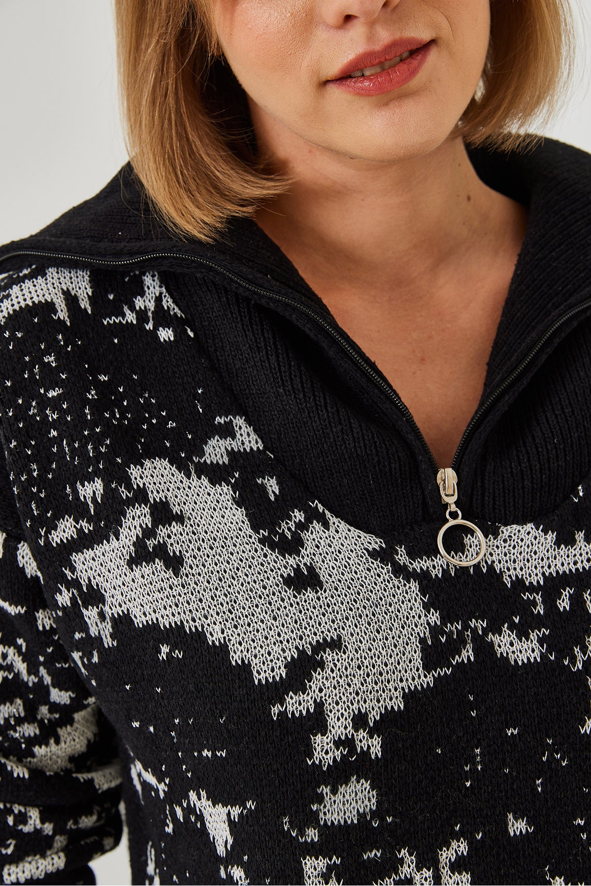 Women's Zippered Knitwear Sweater 20246201