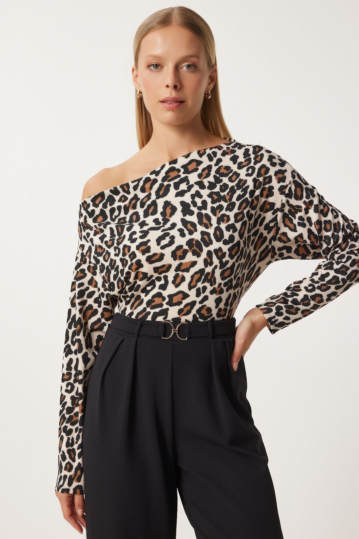 Female Beige Brown Leopard Patterned One Shoulder Wick Knitting Blouse FF00166