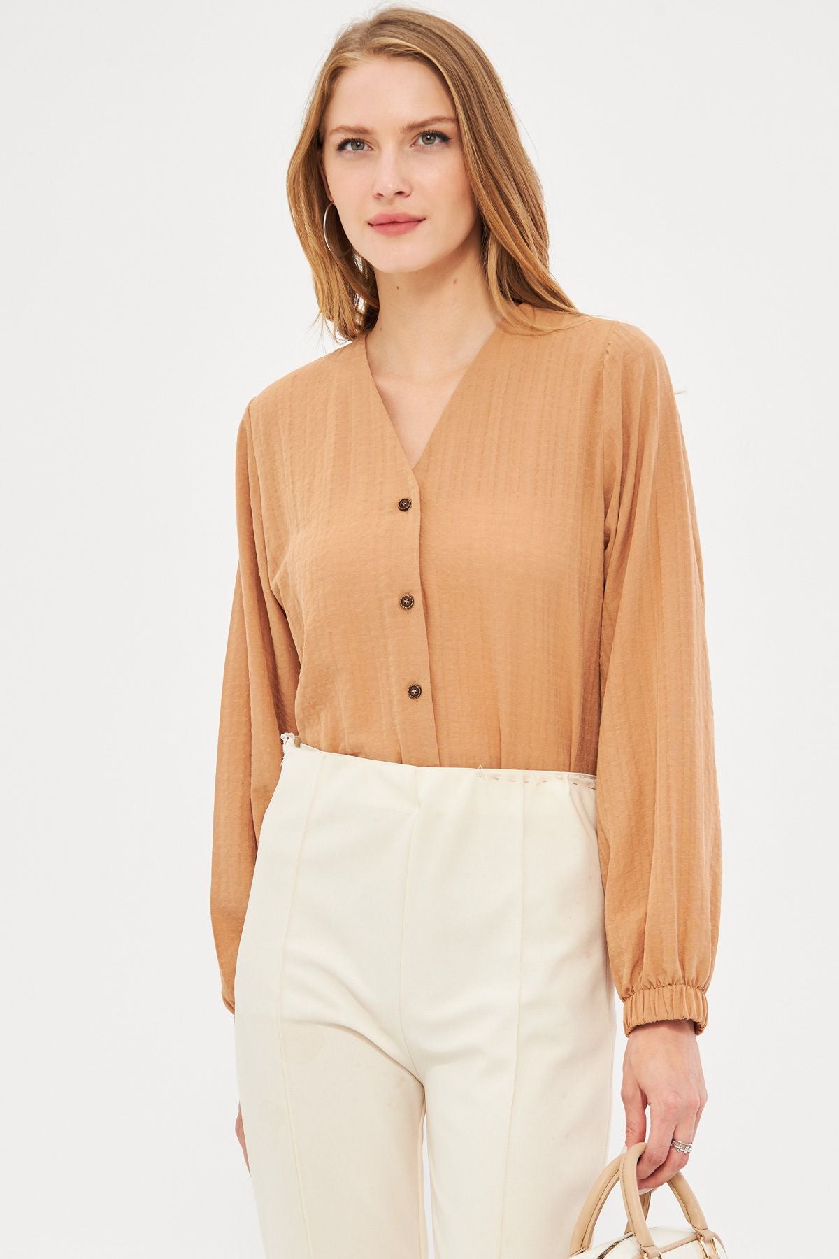 Female mink lever with a rubber shirt ARM-24K001002