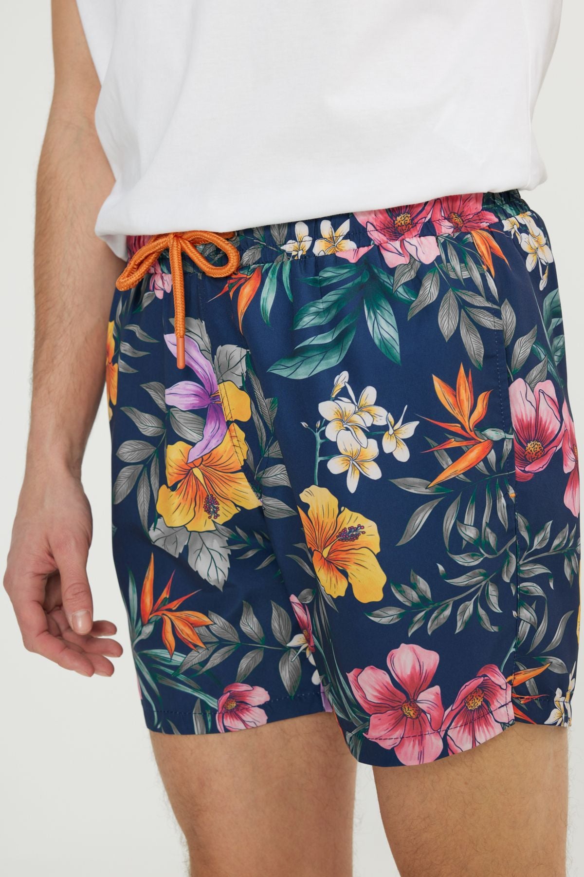 Men's navy blue standard fit normal cutting pocket quickly dry patterned swimsuit sea shorts