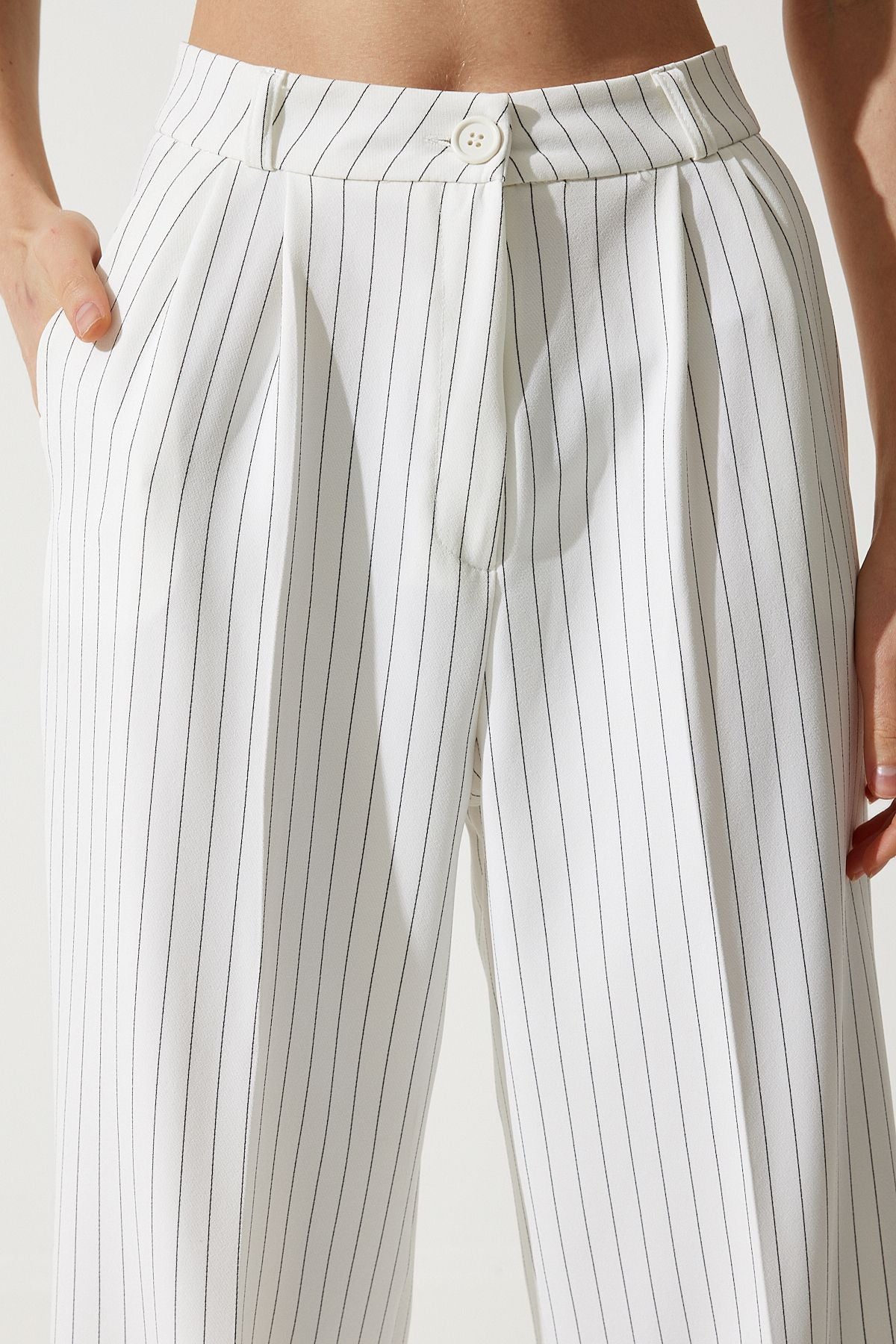 Woman Broken White White Masculine Palazzo Trousers DW00005