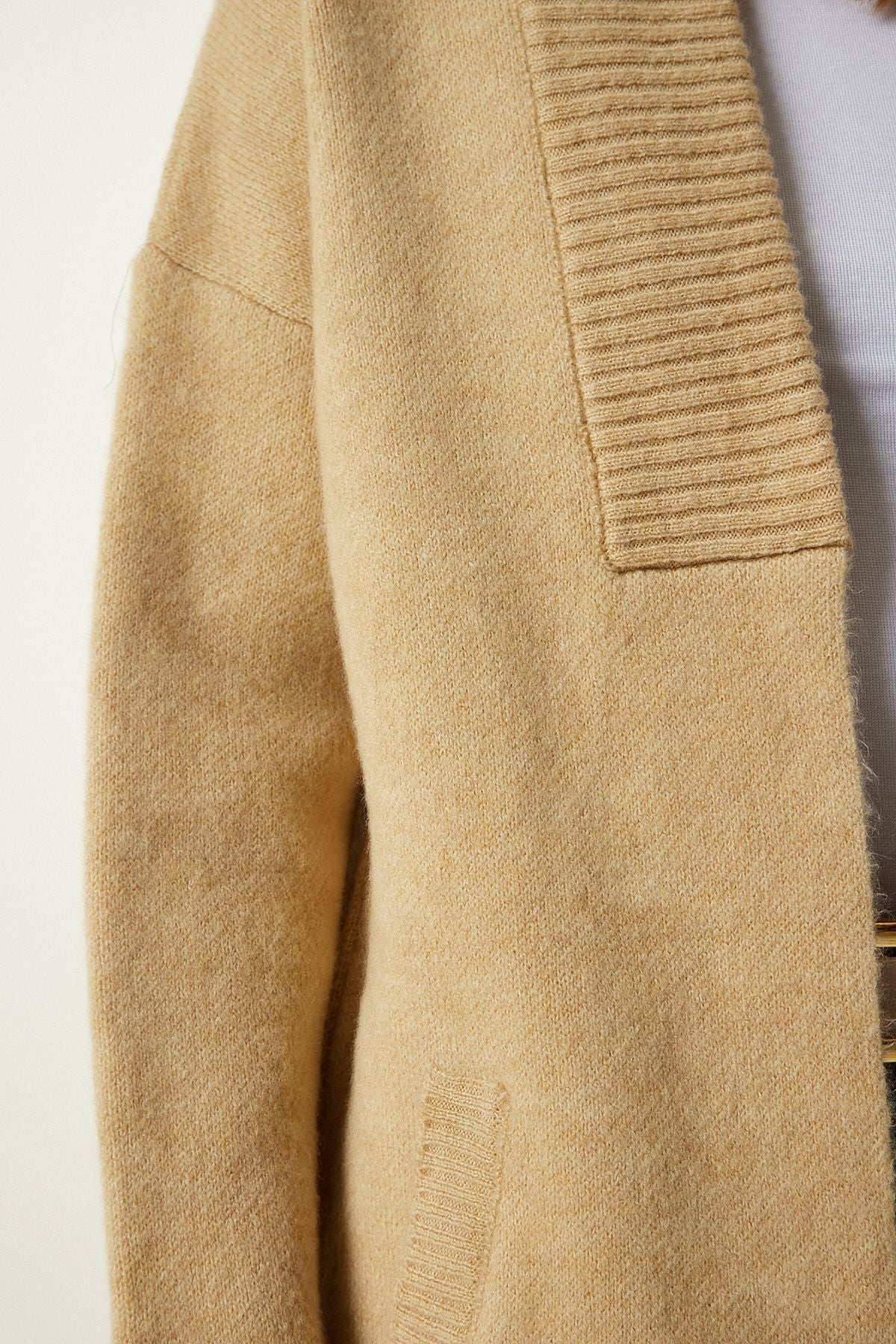 Female Biscuit Pocket Thick textured knitwear cardigan PF00063