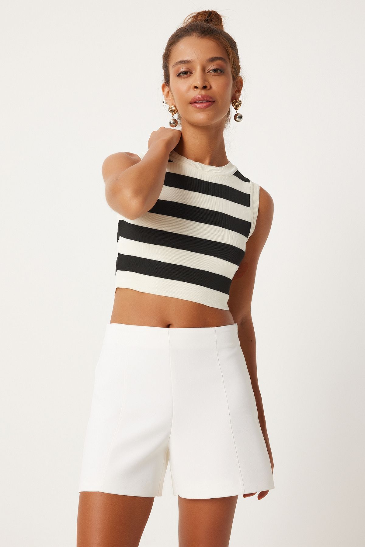 Female black cream striped sleeveless knitwear blouse FN03258