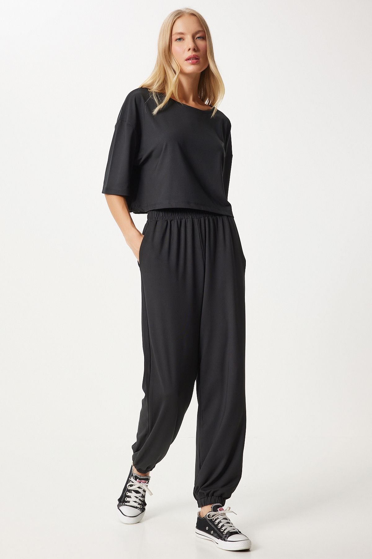 Female Black Crop T-Shirt Jogger Lower Knitting Tracksuit Set FN03316