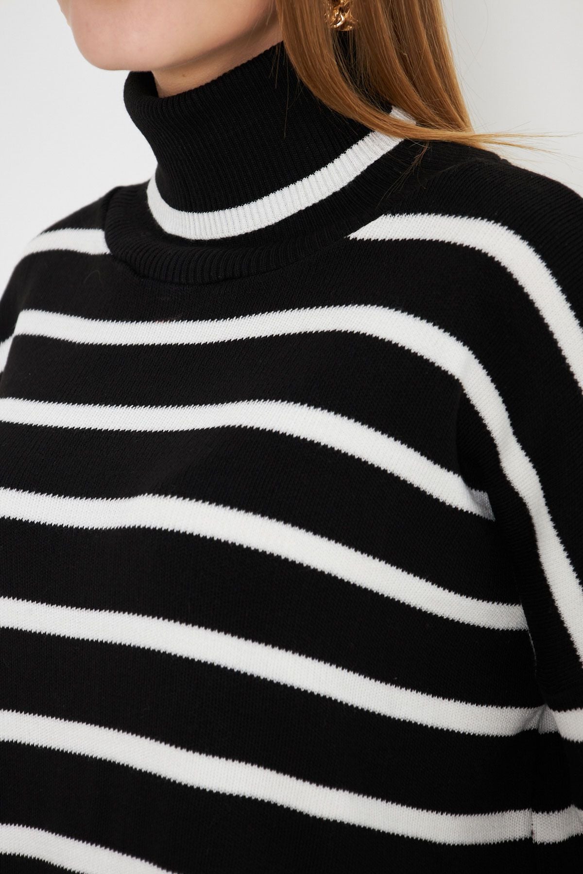 Women's Black Fisherman striped knitwear sweater ARM-24K012007