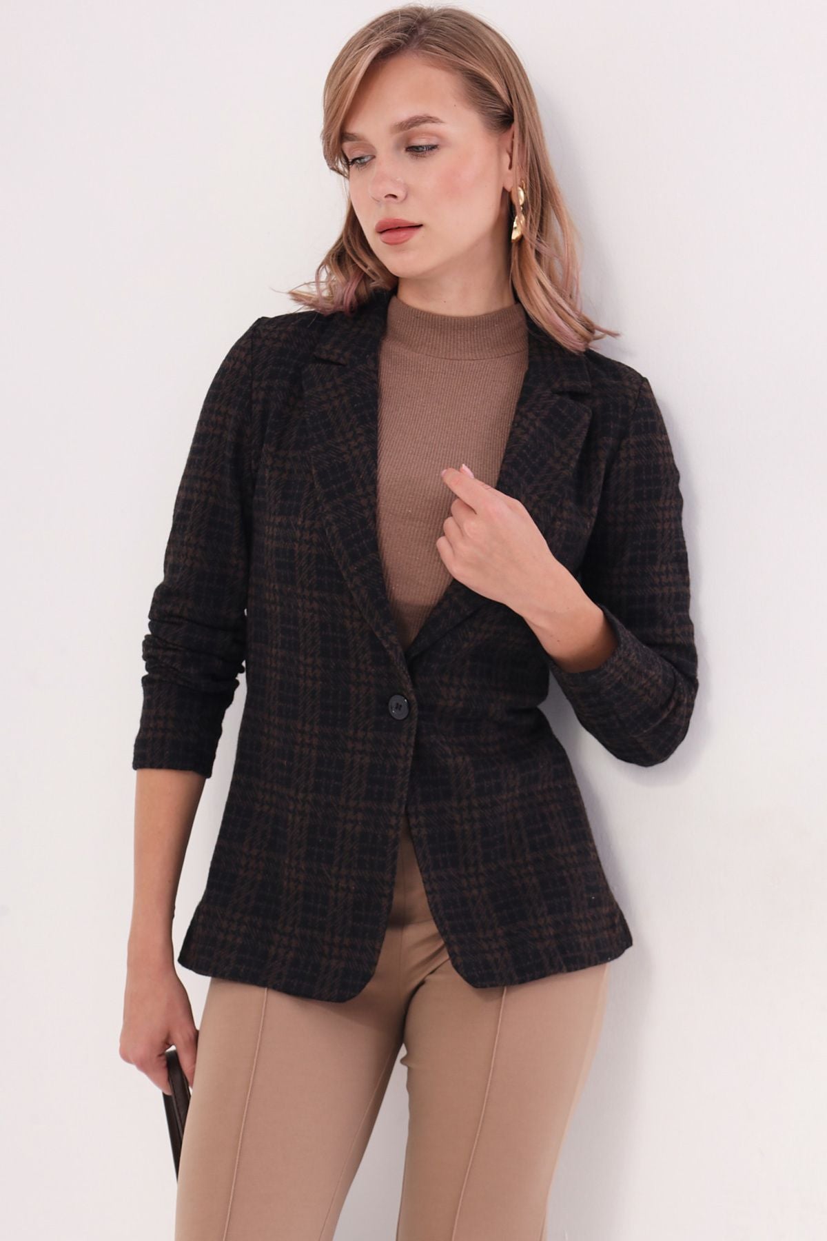 Woman Coffee Coffee Single button with a single button plaid jacket ARM-19K001131