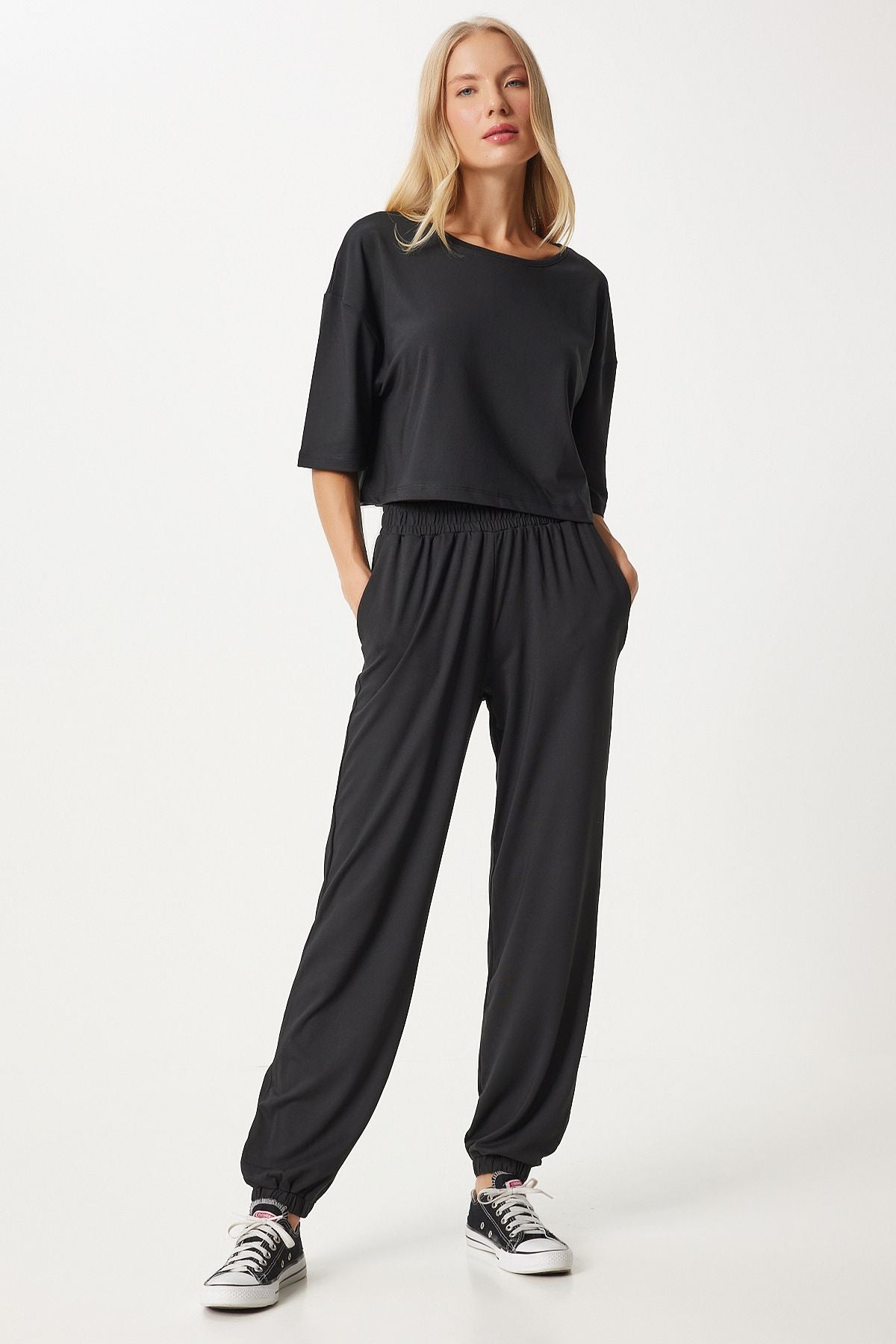 Female Black Crop T-Shirt Jogger Lower Knitting Tracksuit Set FN03316