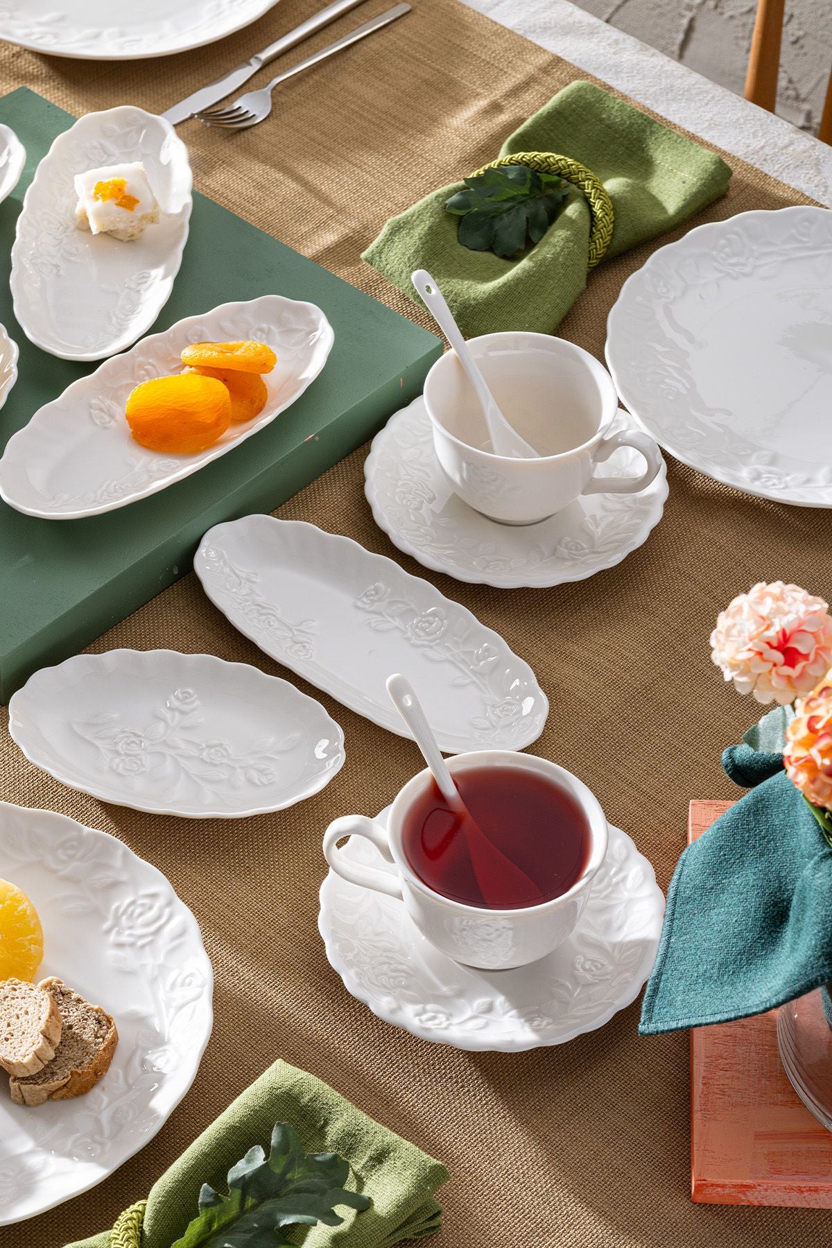 Rosy Porcelain 30 Piece 6 Person Breakfast Set