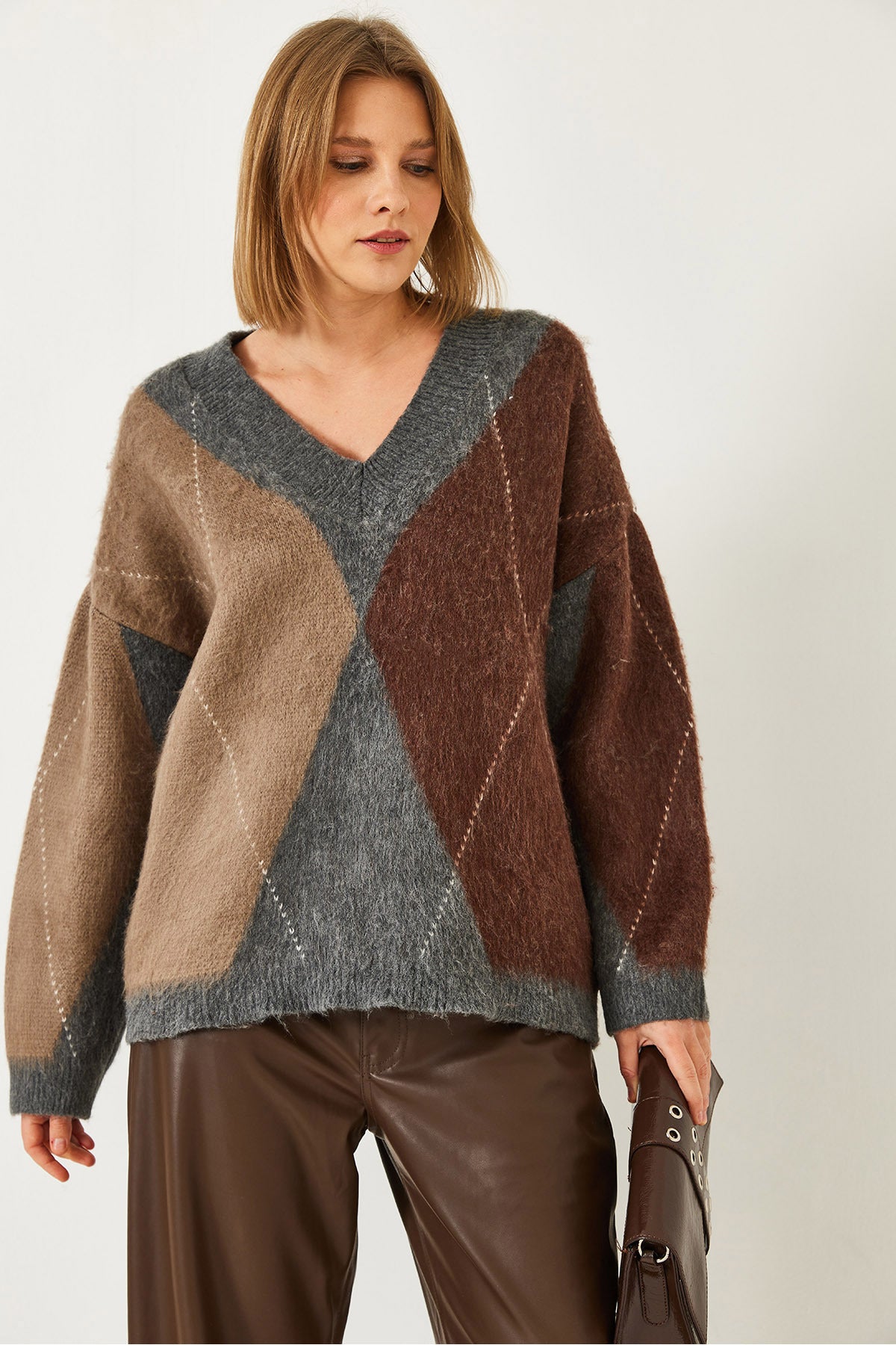 Women's V-neck Diamond Patterned Knitwear Sweater 241222 60261232