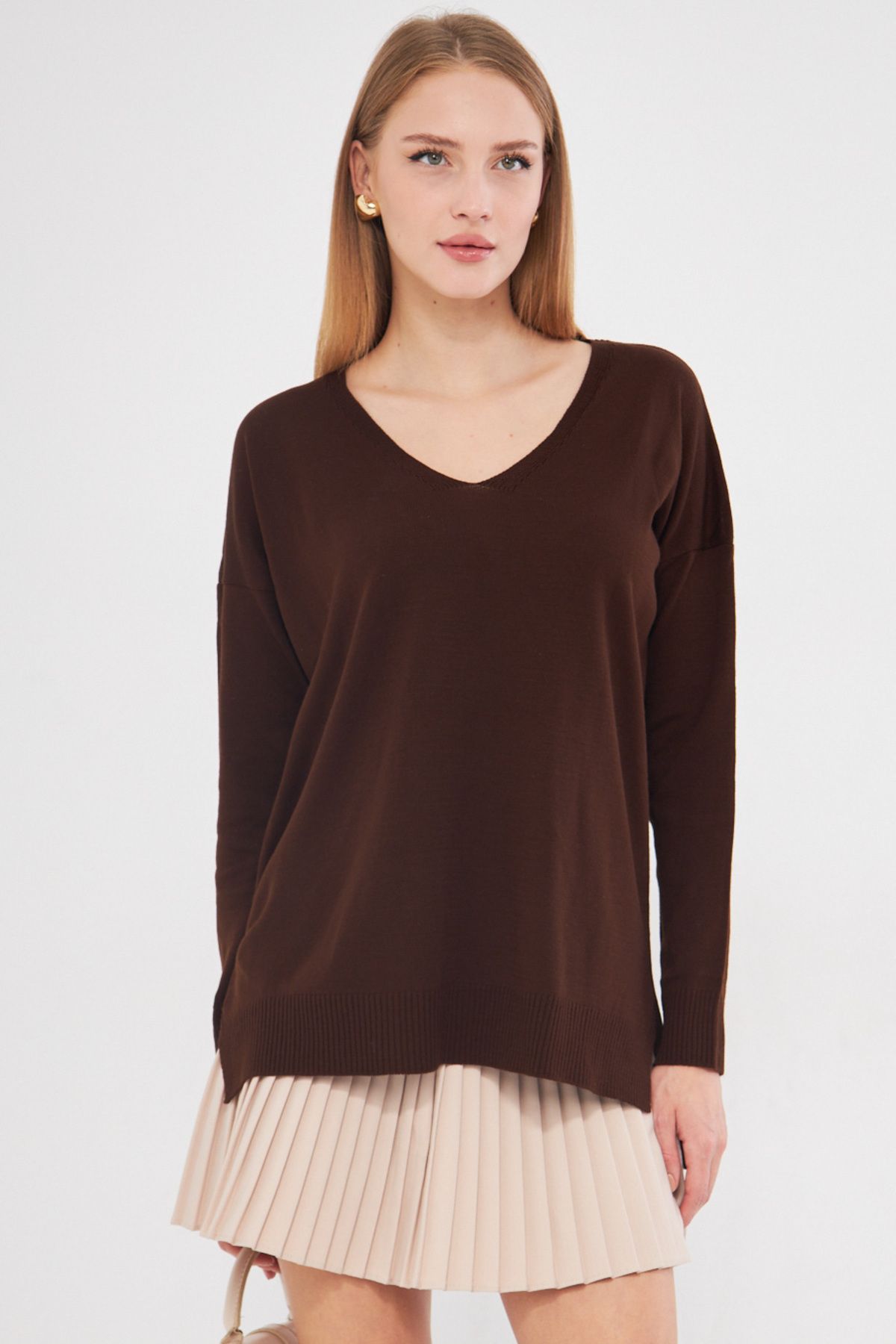 Women's Coffee V-Neck front short back long knitwear sweater ARM-22Y012013