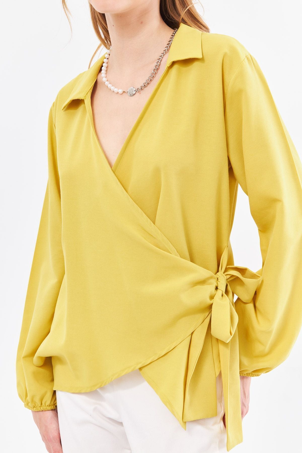 Female Fat Green Collar Cruve Blouse ARM-22Y024025