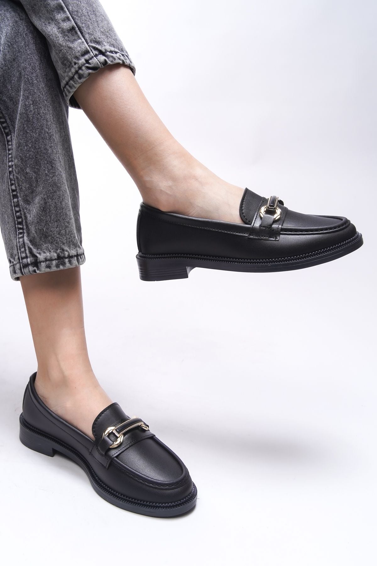 Beatthae Woman Loafer 0012505 Black Skin