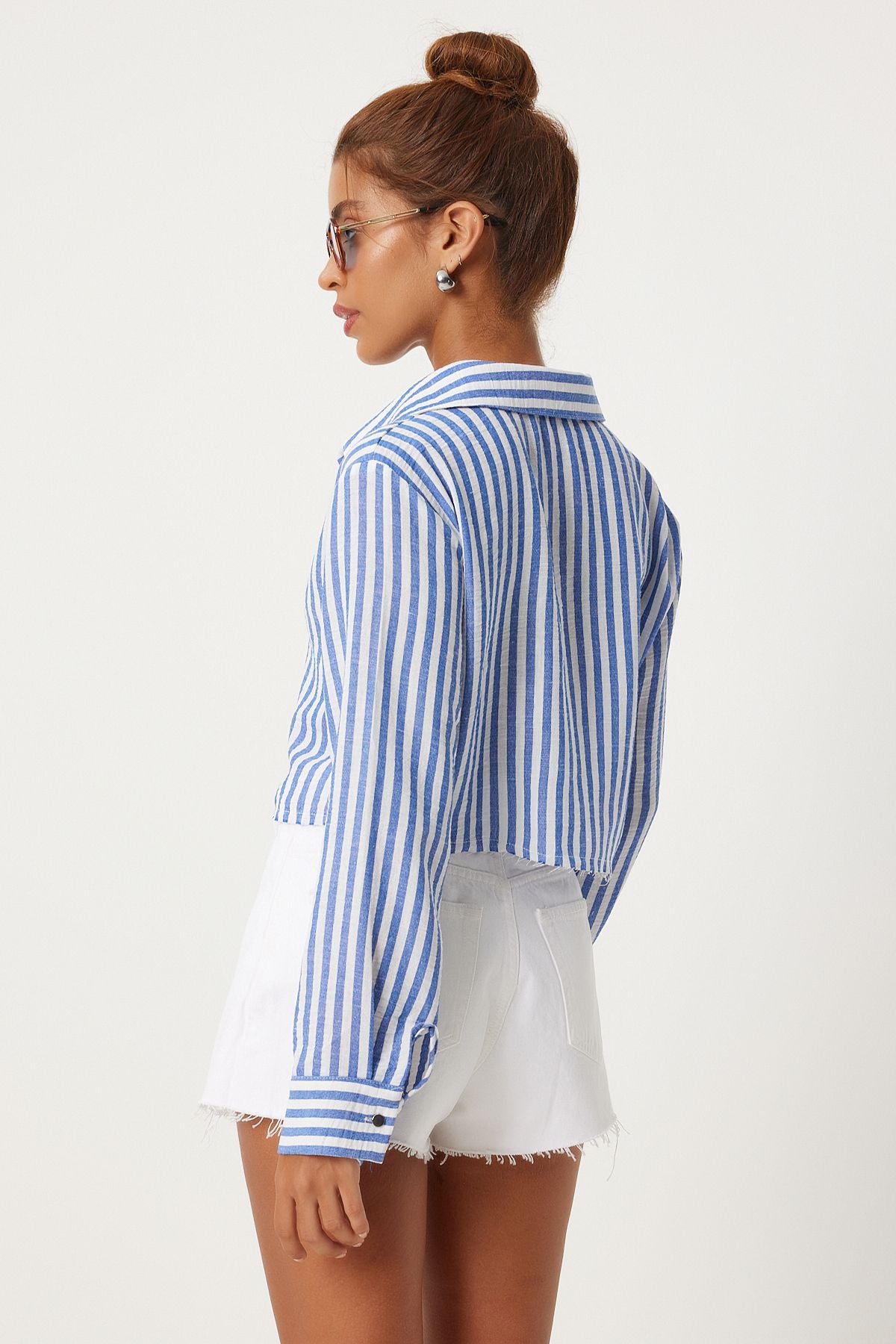 Women's Blue White Obedness Detailed Striped Crop Shirt FN03259