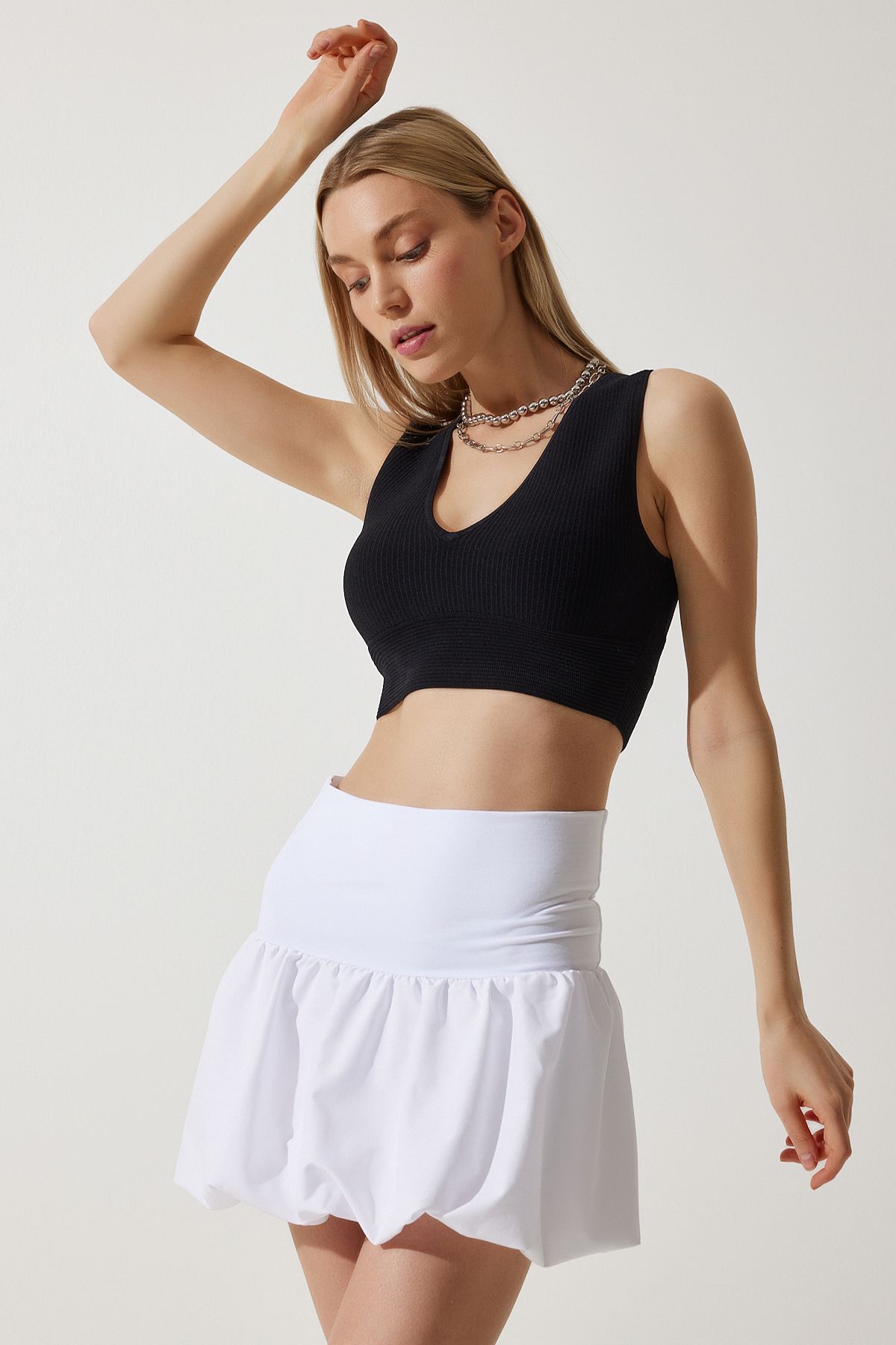 Woman White Mini Balloon Skirt UB00279