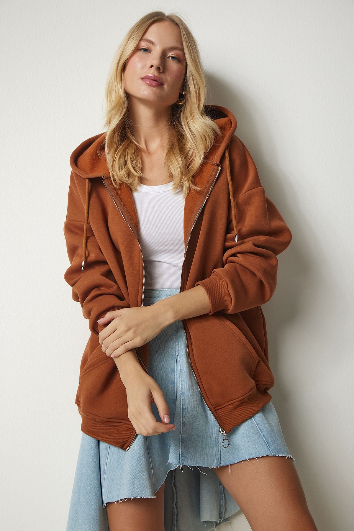 Female tile hooded zipper with an oversize sweatshirt ub00124