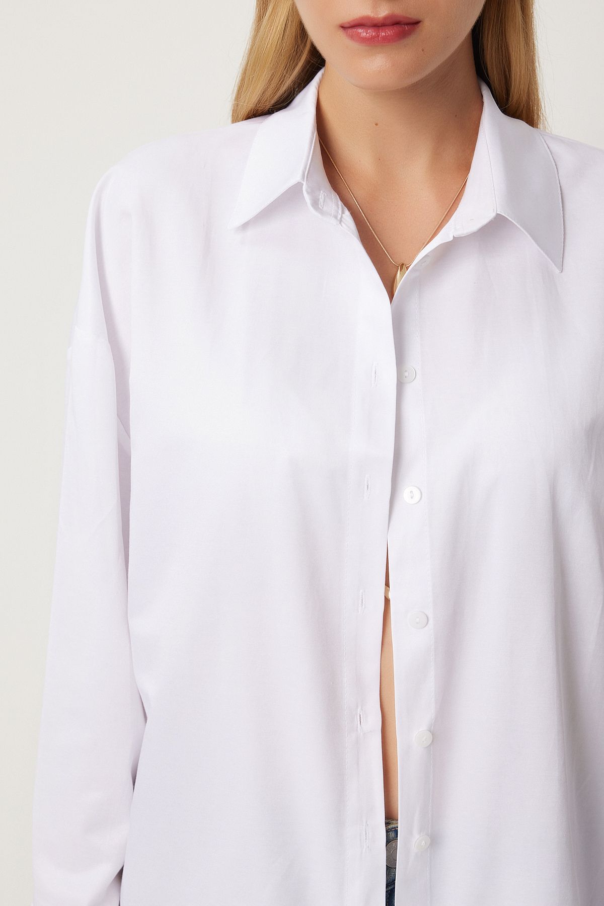 Woman White Oversize Basic Shirt FN03247