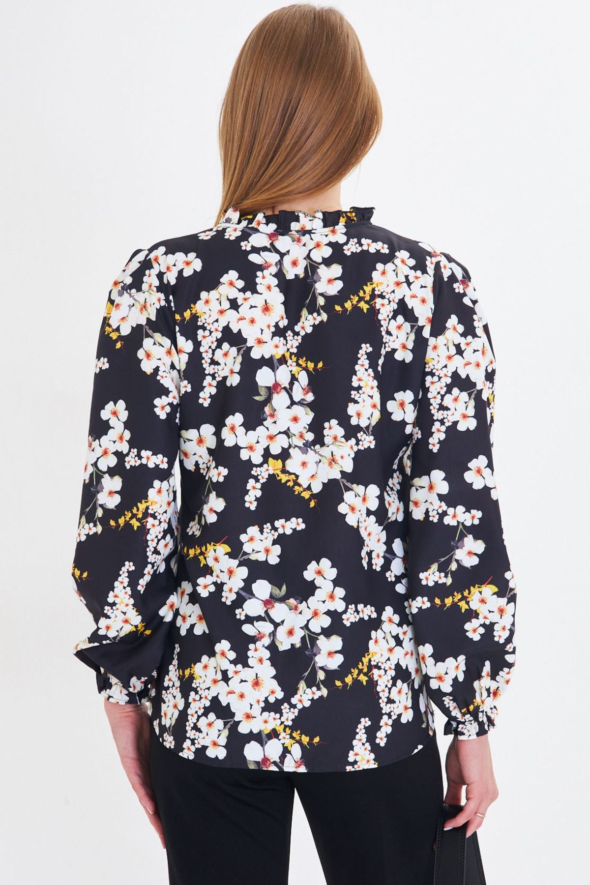 Female black collar and frilly arms with a tire long sleeve blouse ARM-25Y001015