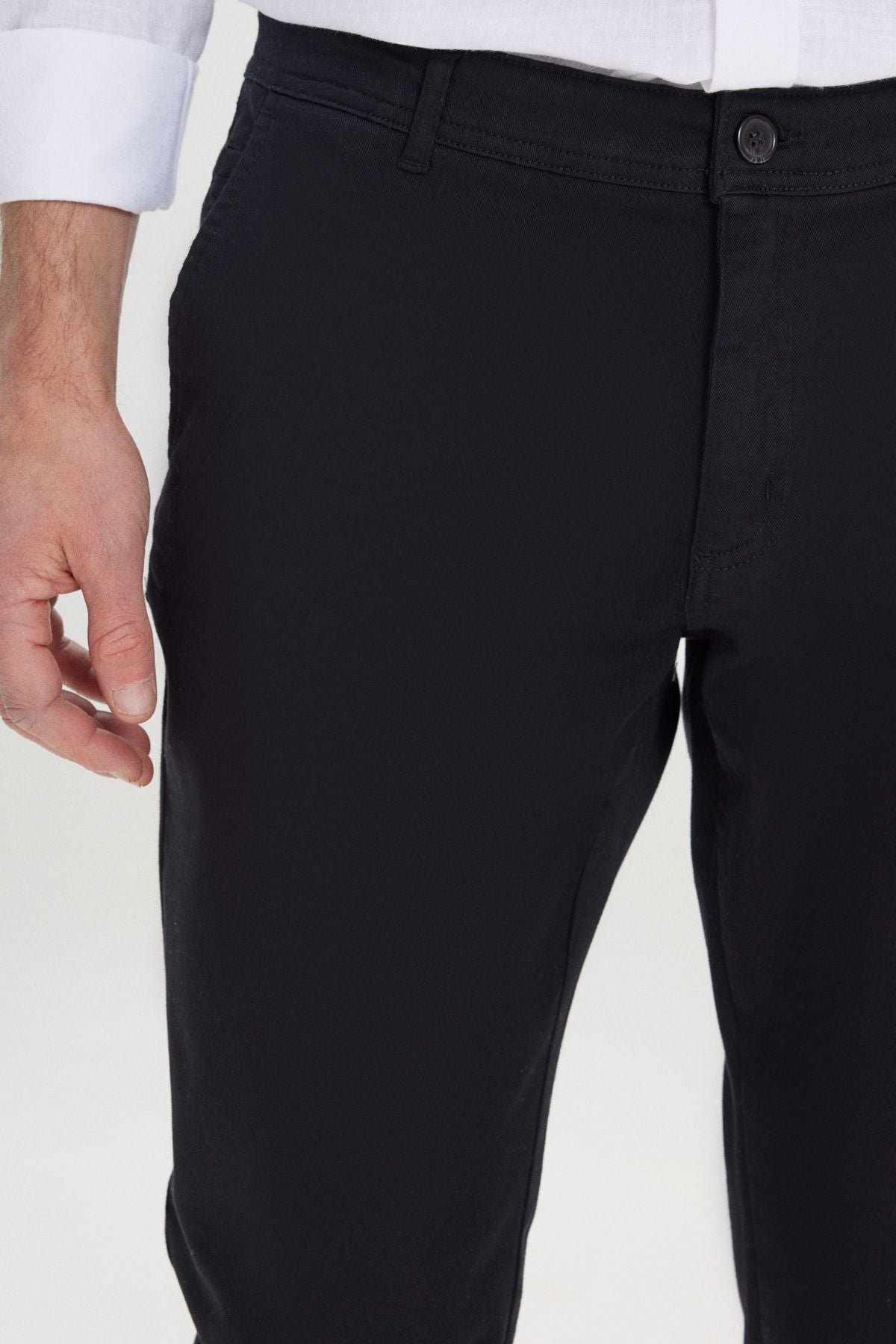 Men's black canvas slim fit narrow cut side mobile chino pants