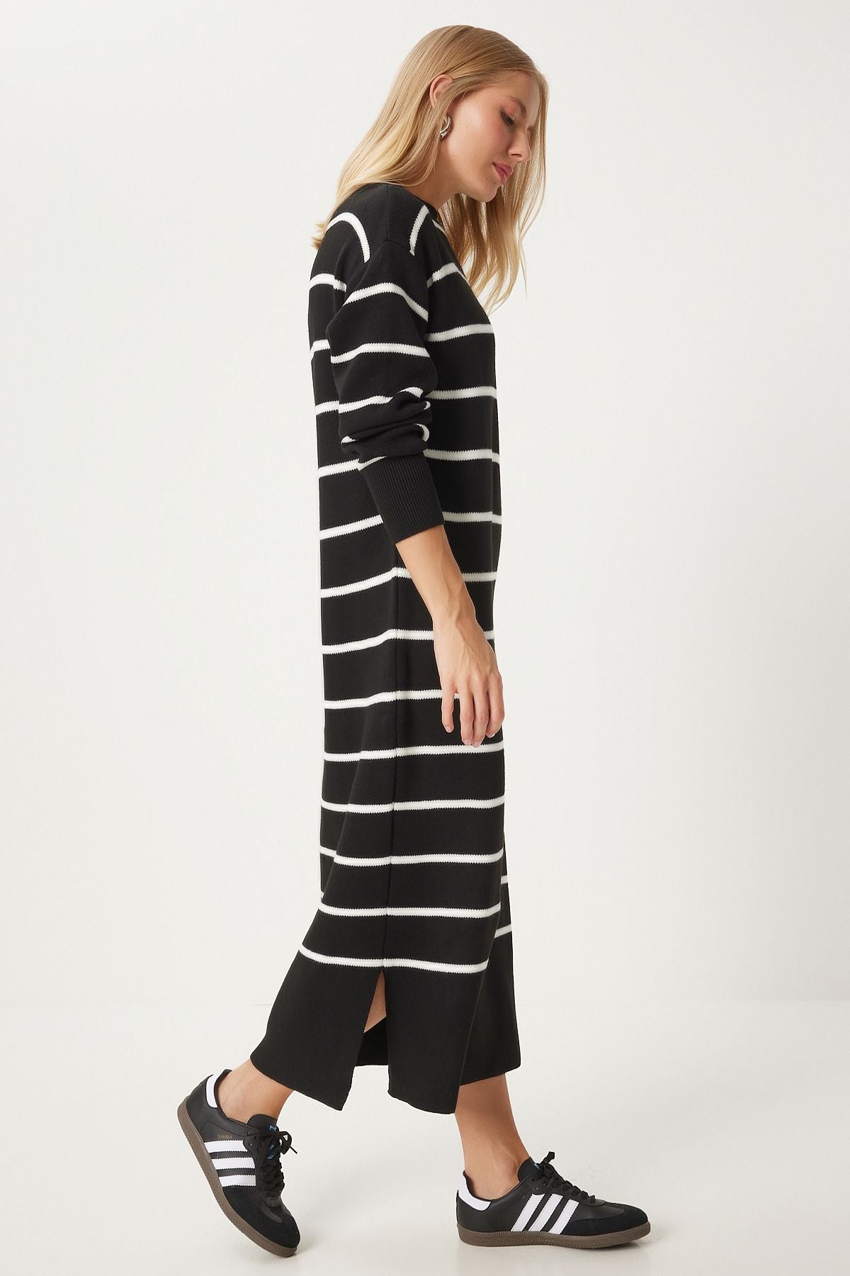 Woman Black striped knitwear dress mu00011