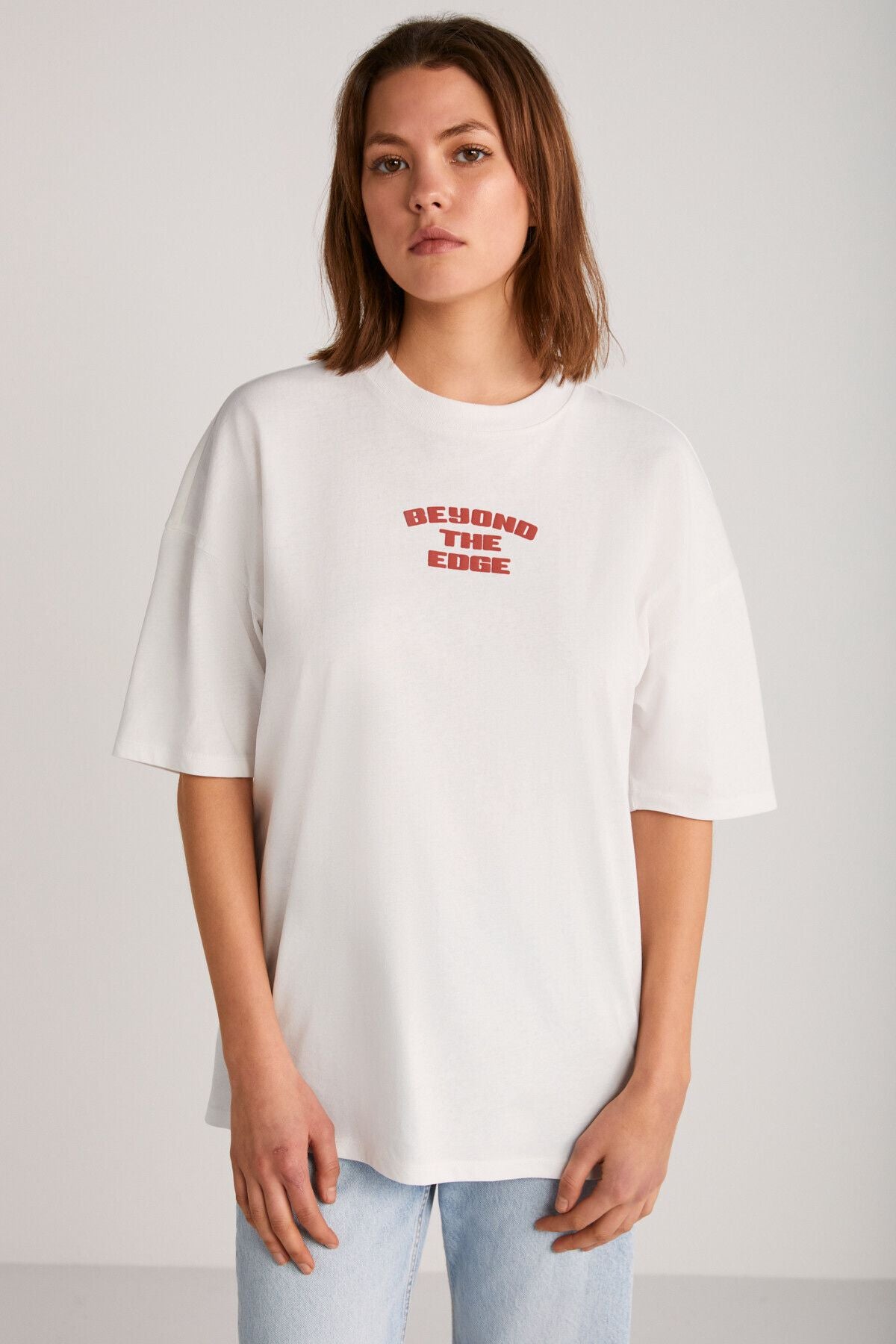 Arcadia woman back and front text detailed ecru/red t-shirt