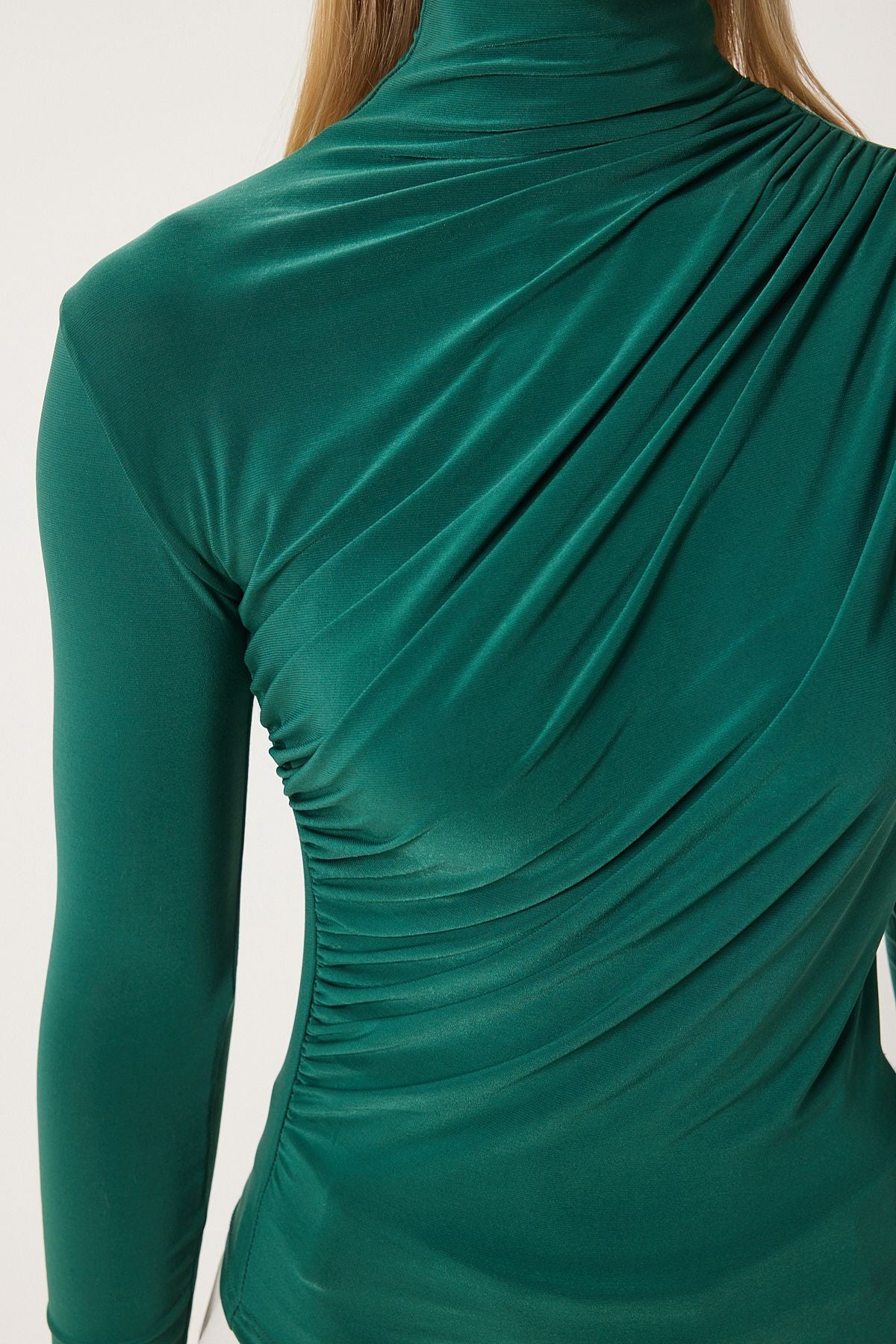 Female emerald green