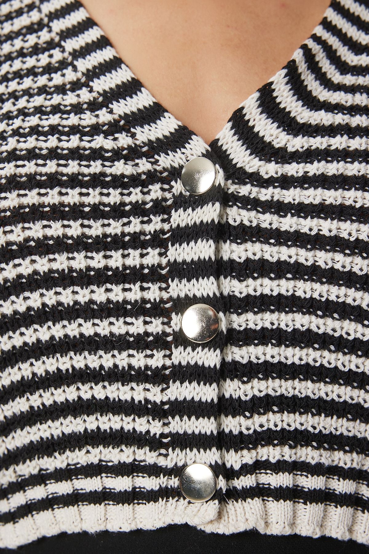 Female Black Cream Outlet button Crop Knitwear Cardigan AN00178