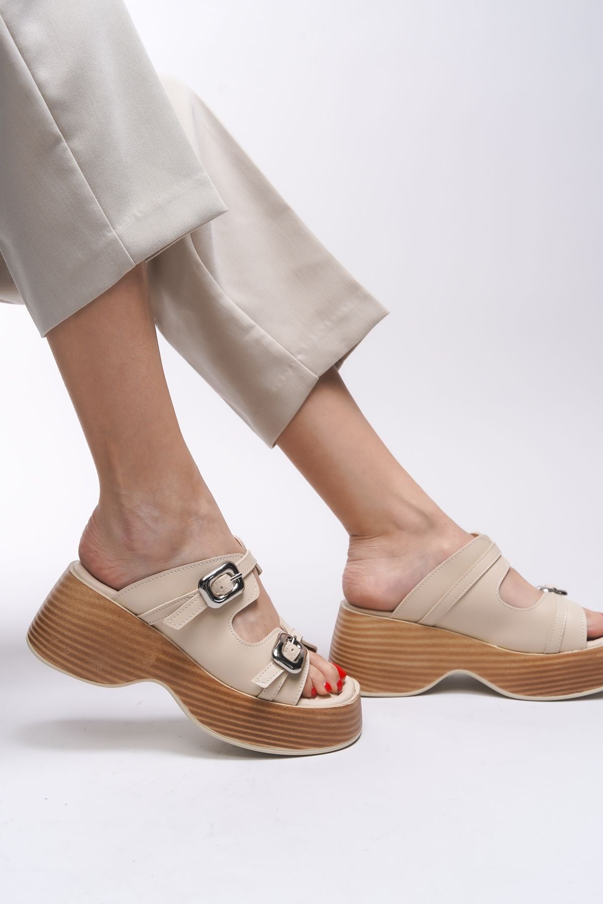 Victihne Woman Slippers 001291 Beige
