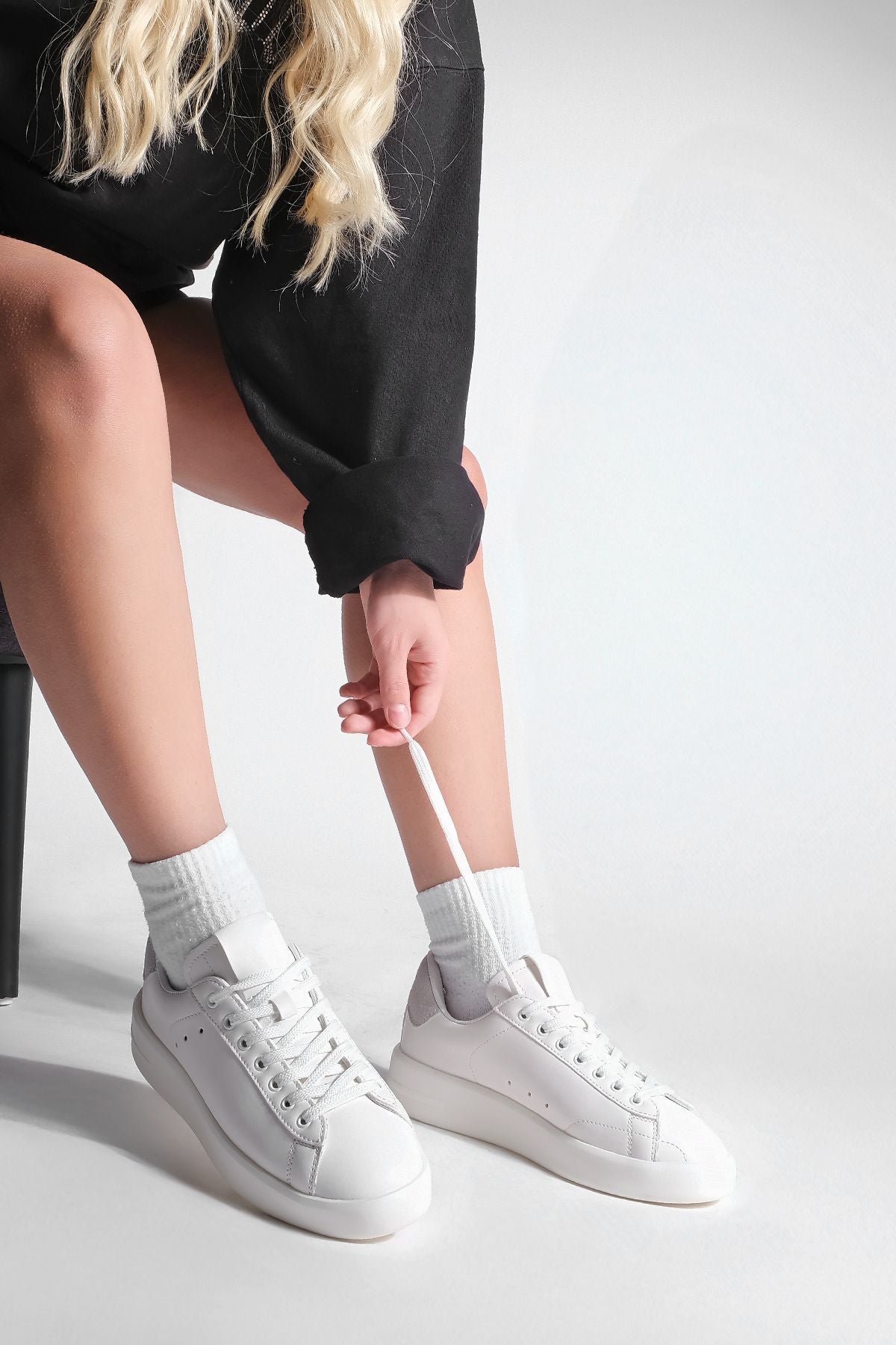 Women Sneaker thick sole laged laced sneakers Nolesya White