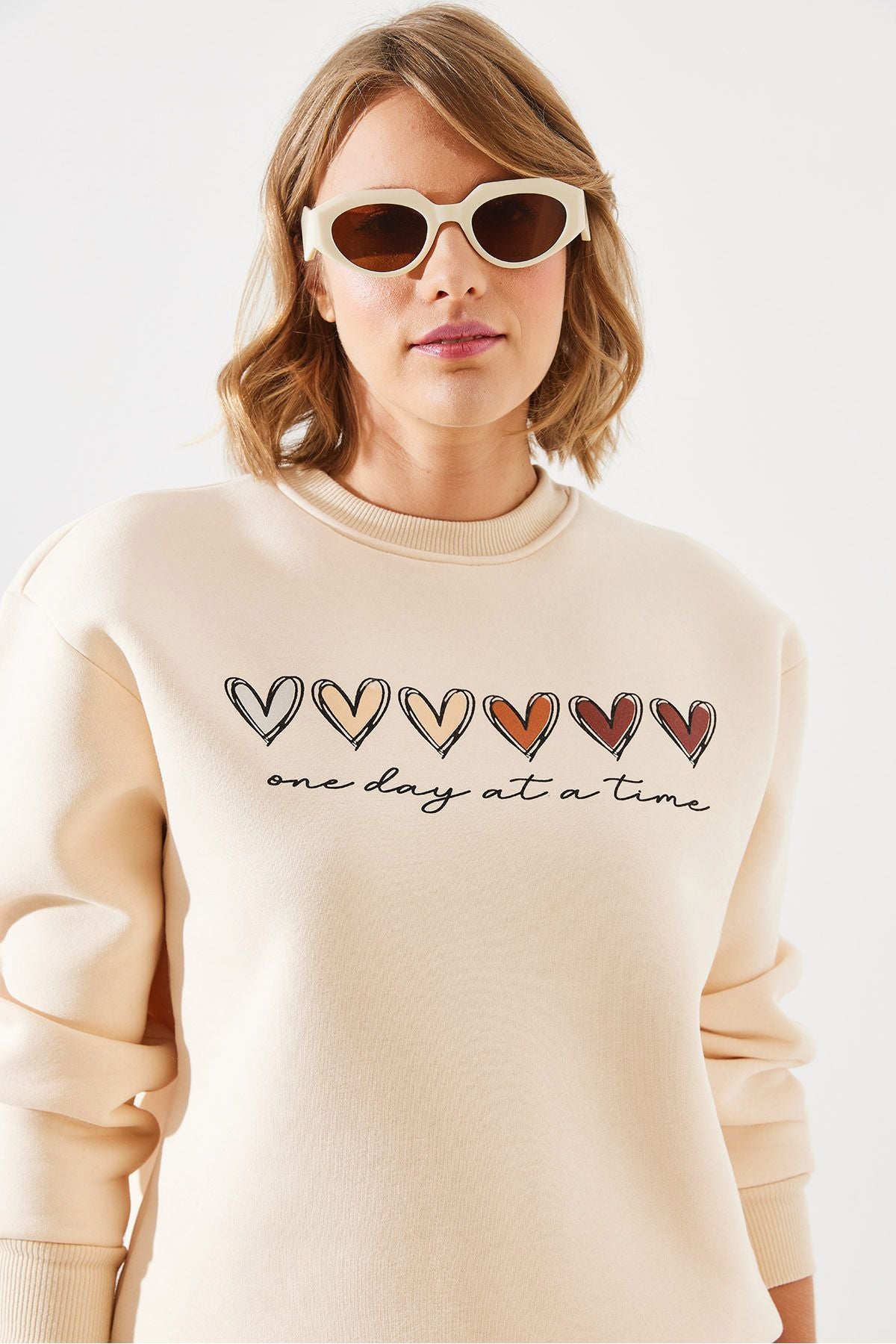 WOMEN'S THREE YEAR -SHARDON COLORED HEART PRINTED SWEATSHIRT MBHS007 60601007