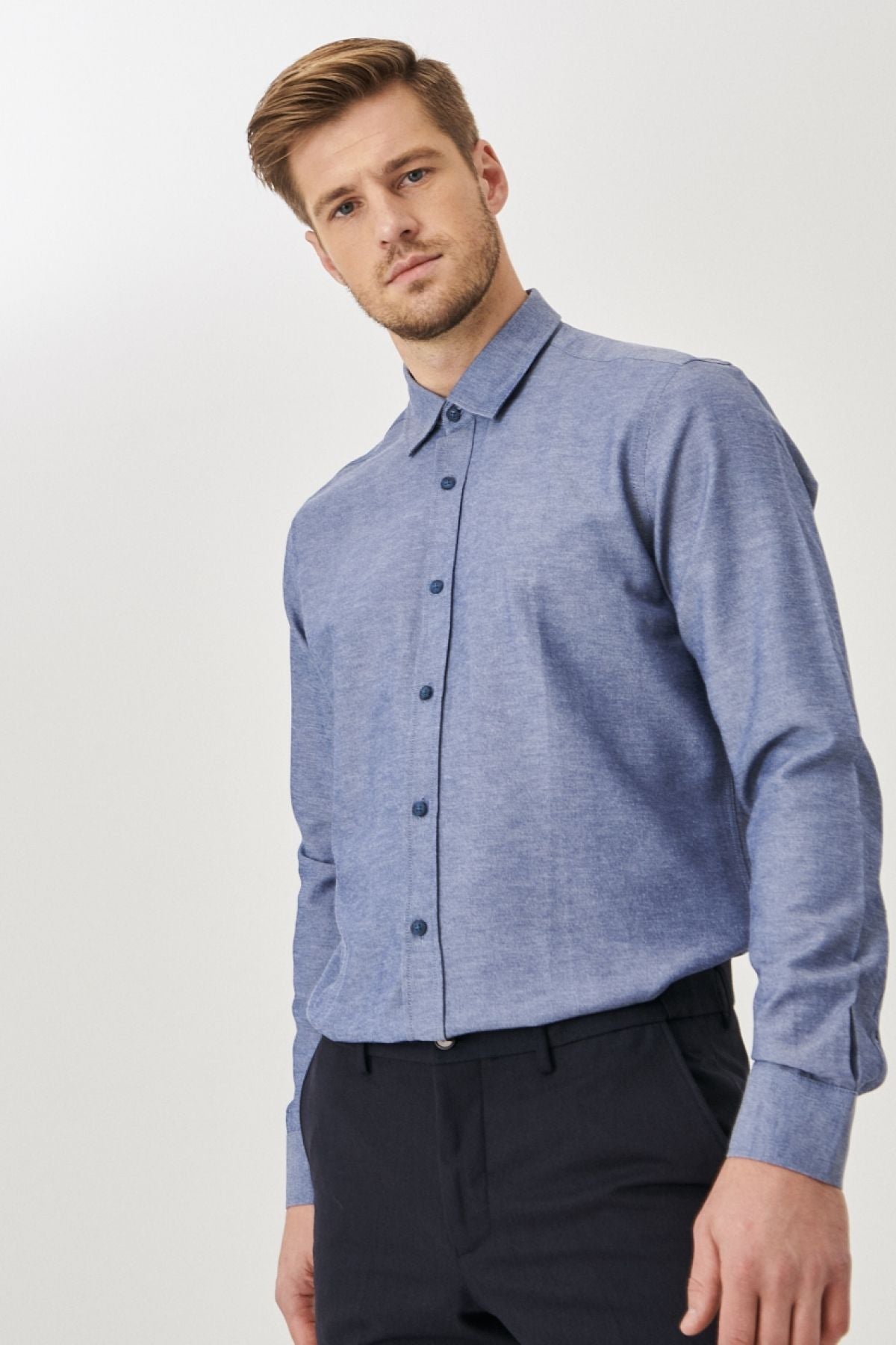 Men's navy blue slim fit narrow cut cotton hidden buttoned collar long sleeve oxford shirt