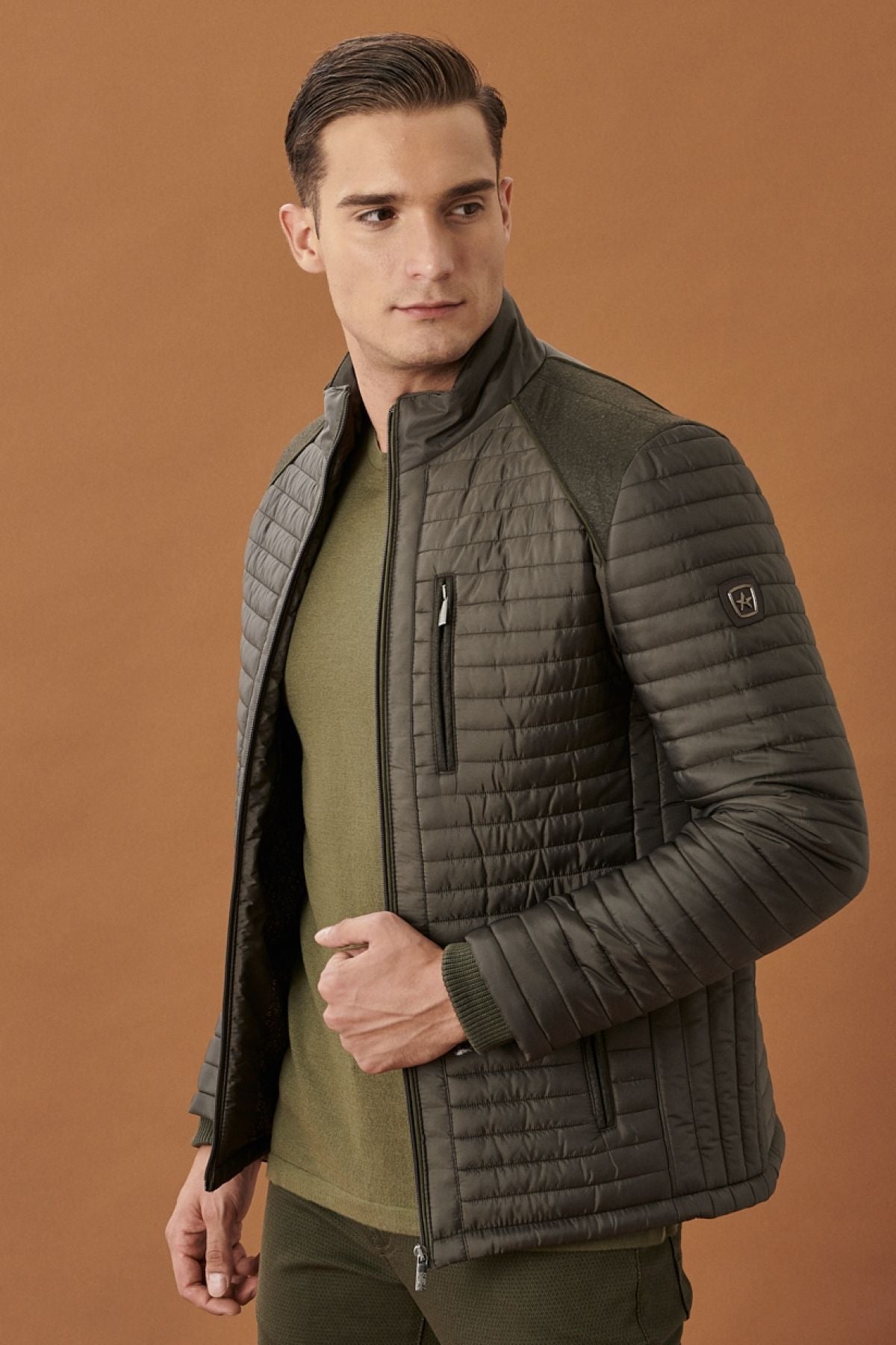 Men's Khaki standard fit normal cut upright collar shoulder shoulder detailed winter coat