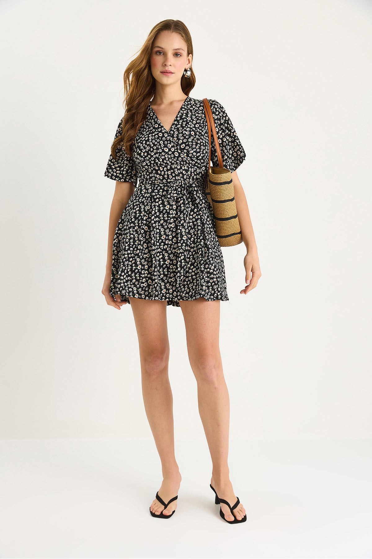 Women's Daisy Patterned V-Neck Belted Mini Dress with Shorts 60261569