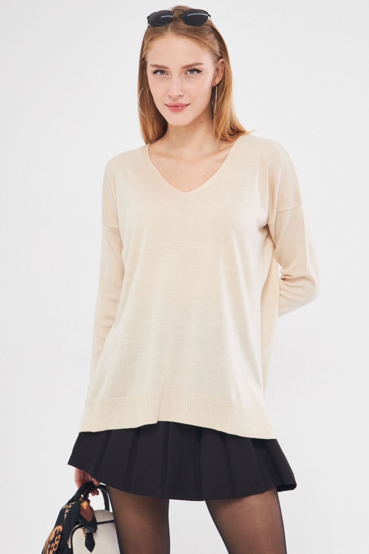 Female Beige V Yaka front short back long knitwear sweater ARM-22Y012013