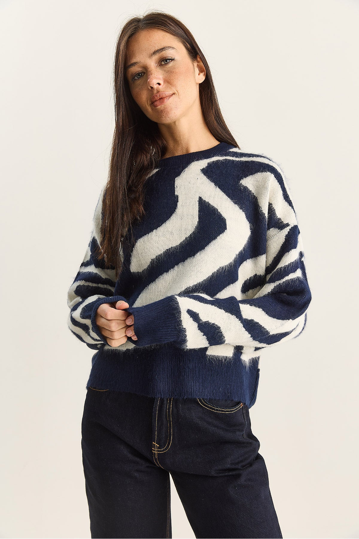 Women's Thick Zebra Patterned Crew Neck Ribbed Knitwear Sweater 60285006