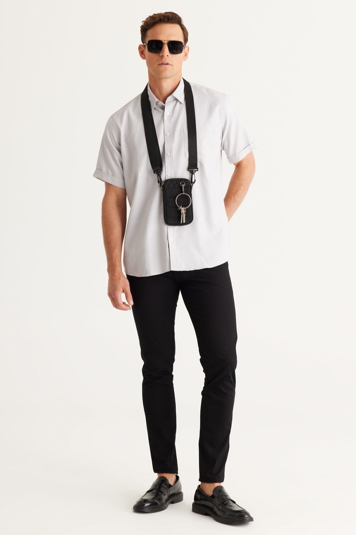 Men's White-Black Comfort Fit Fit Wide Cut Breaking Shirt with collar pockets