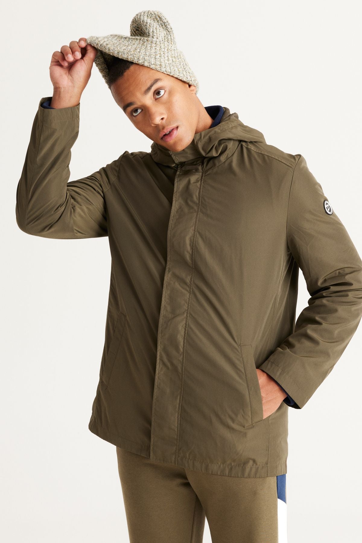 Male Khaki standard fit normal cut windproof hooded upright collar coat trench coat