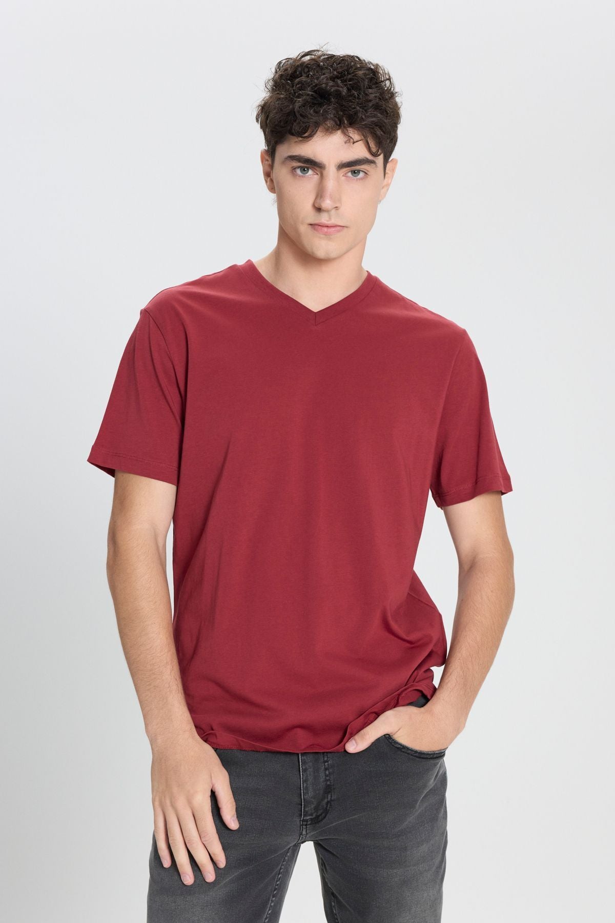 Men's 100 %Cotton V Yaka Burgundy Slim Fit Narrow Cut T -shirt