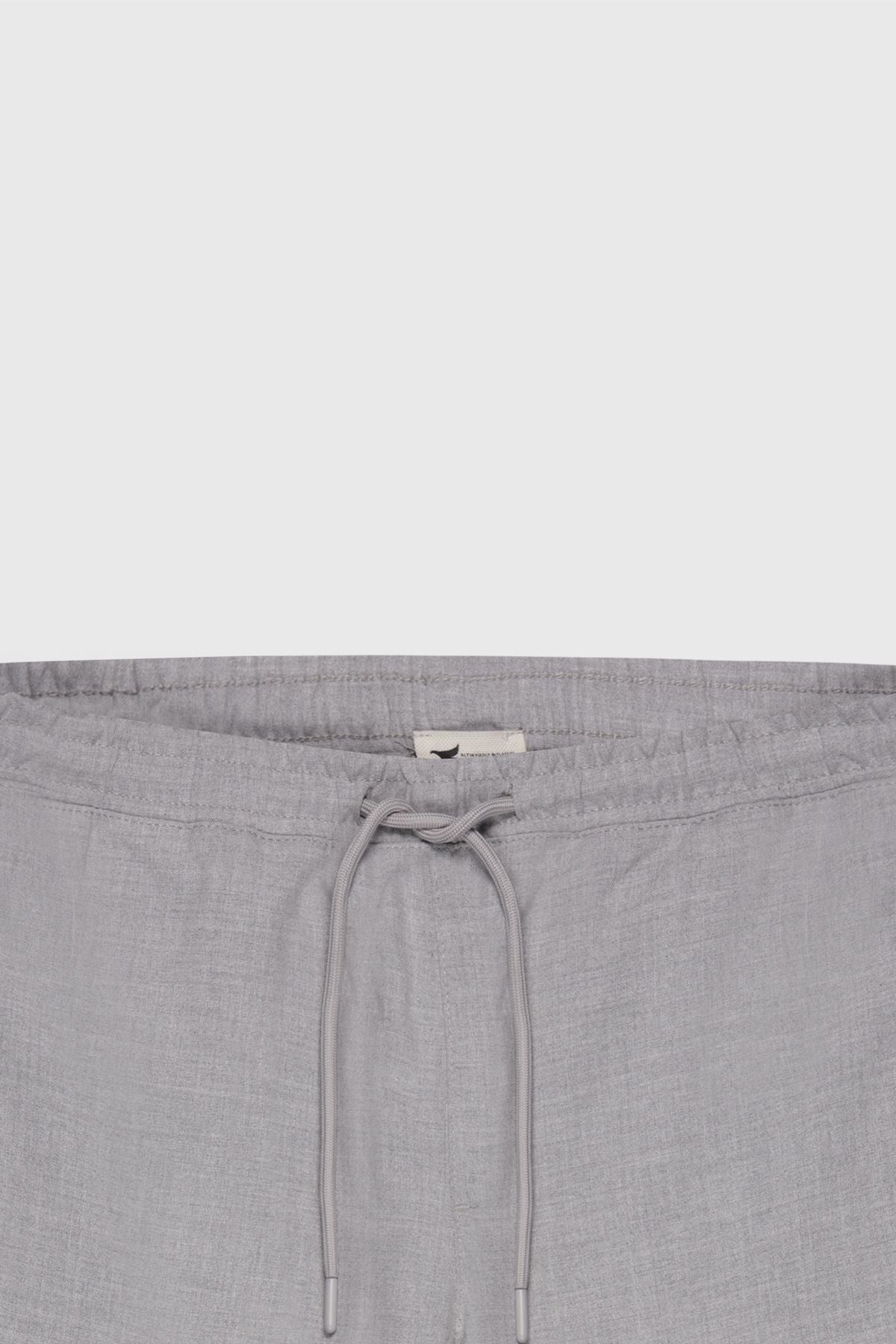 Men's gray slim fit comfortable cutting waist tied side pocket jogger pants