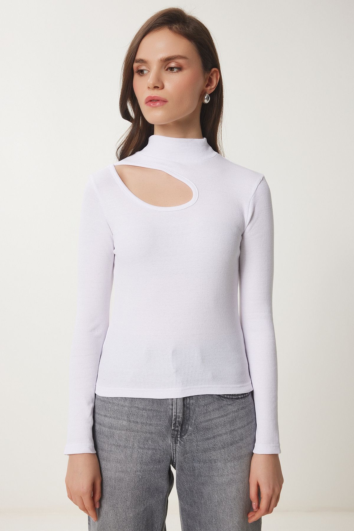 Woman White Cut Out Detailed Wick Knitting Blouse GT00065