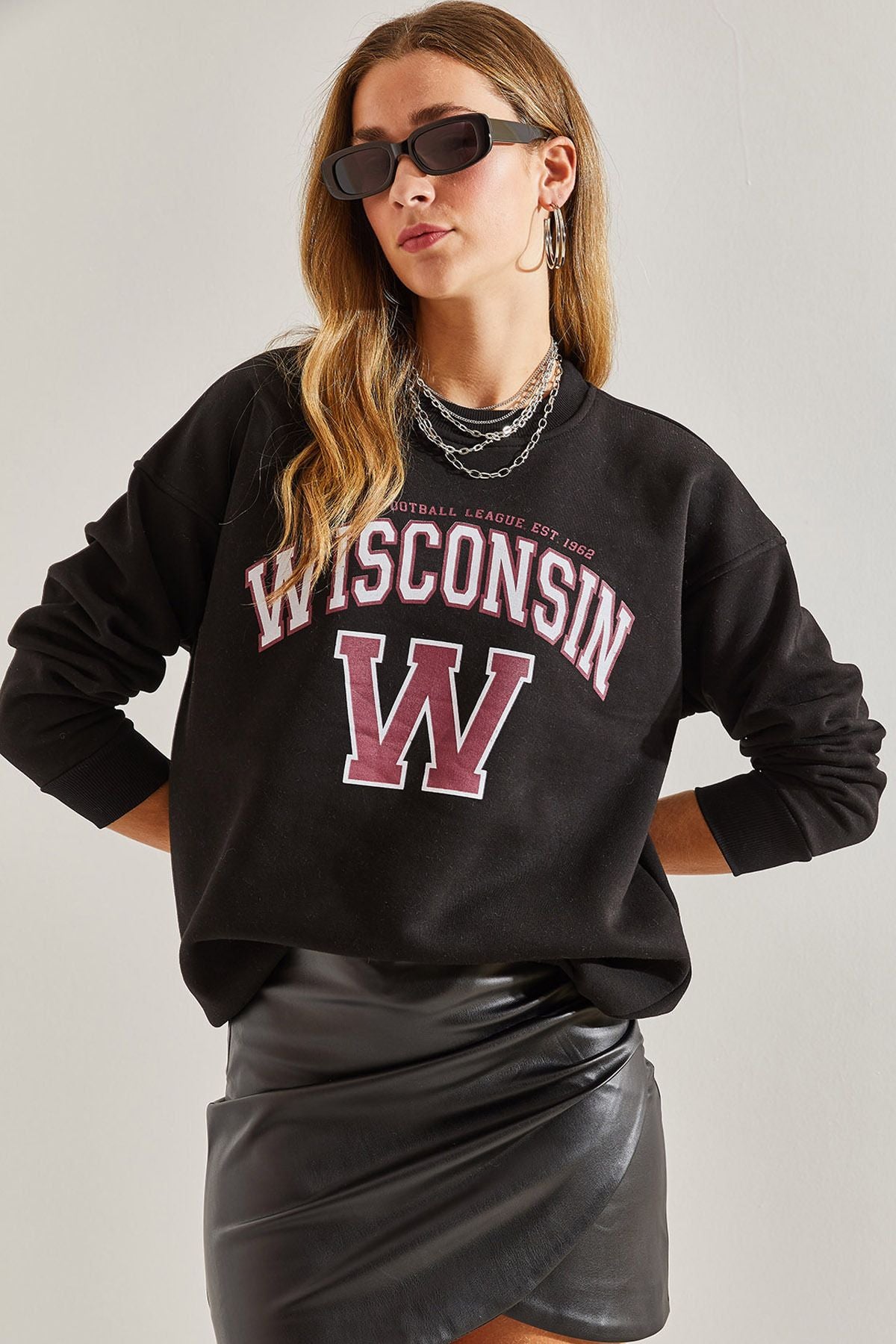 WOMEN W PRINTED THREE YEAR SWEATSHIRT