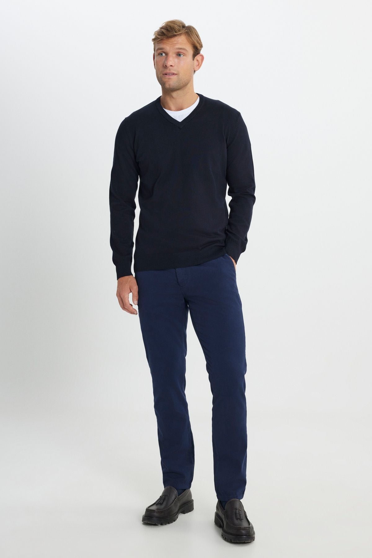 Men's Navy Blue Cotton Standard Fit Normal Cut V -Neck Basic Knitwear Sweater