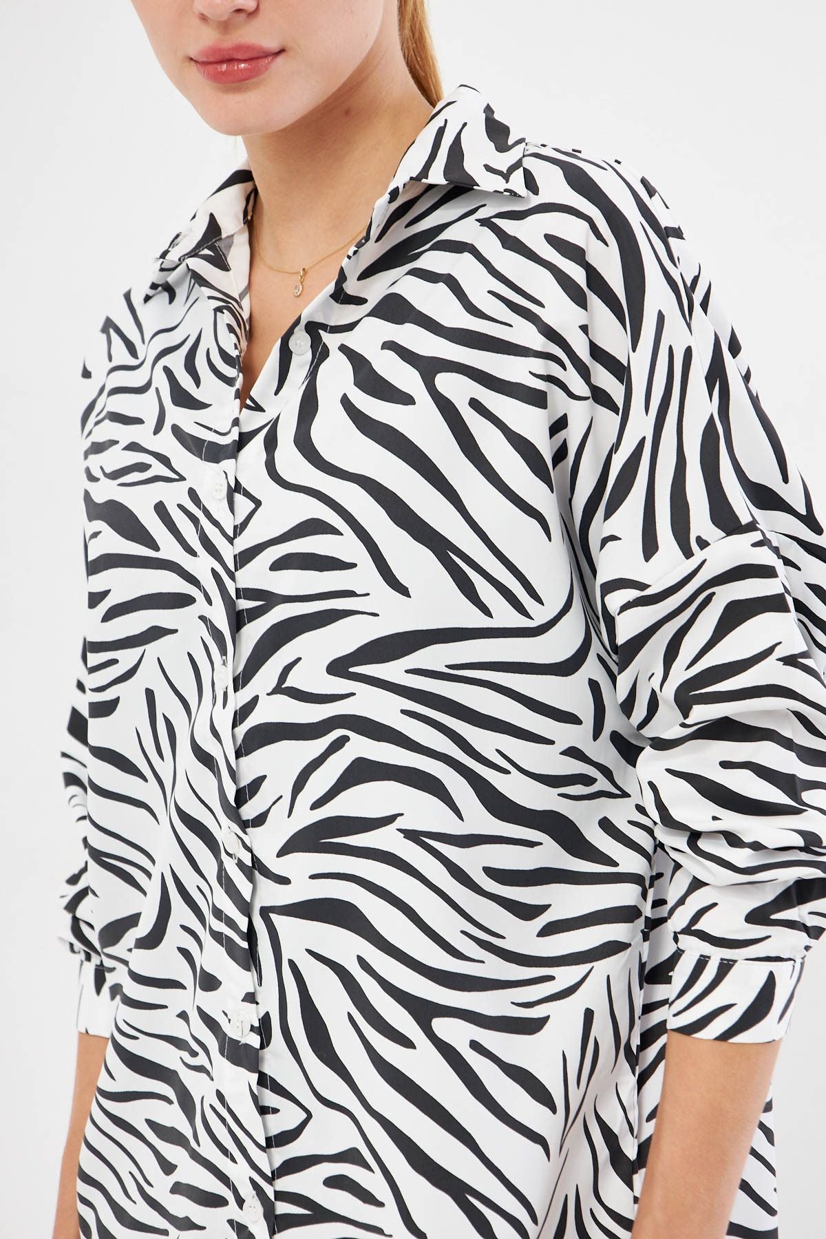 Woman Black Zebra Pattern Oversize Long Basic Shirt ARM-221145