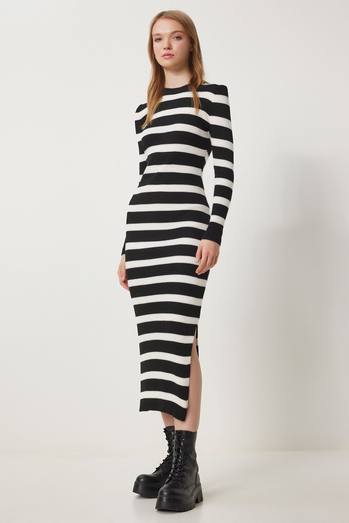 Female black and white bike collar striped wick knitwear dress MT00154