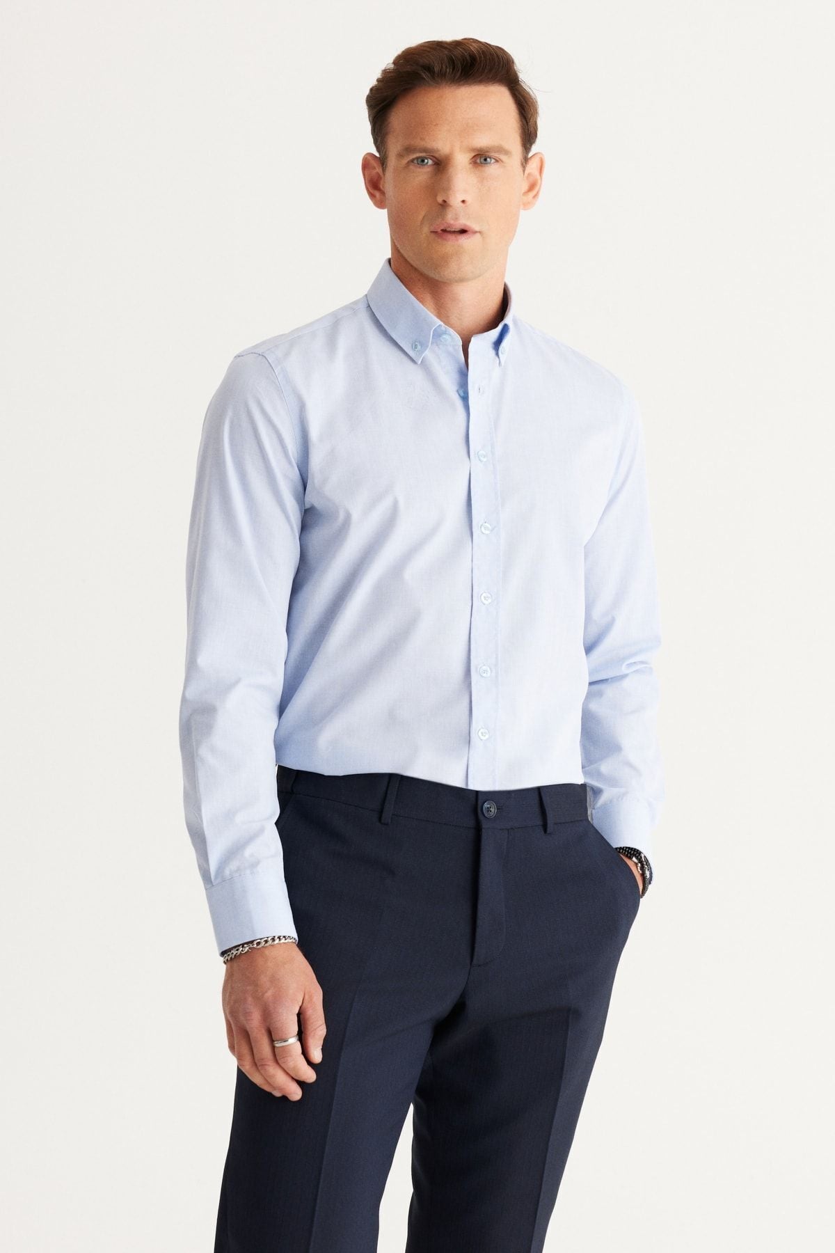 Men's light blue slim fit narrow cut buttoned shirt with collar pattern
