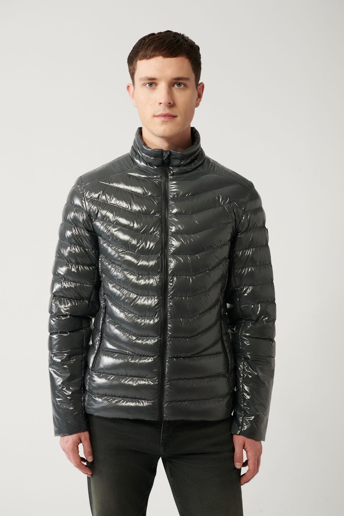Men's anthracite goose feathers water -derived windproof fabric upright collar bright swelling coat B006015