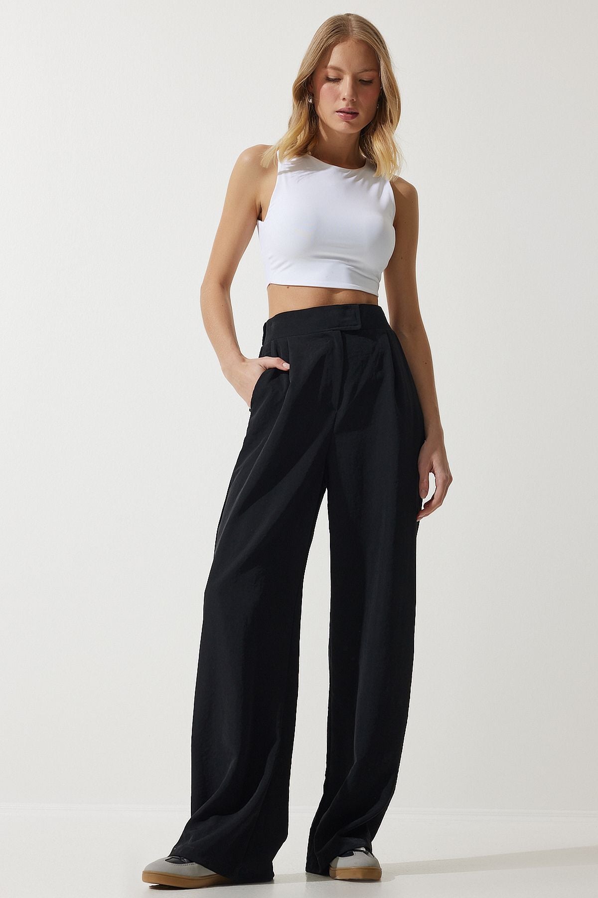 Female Black Waist Calcar Call Closed Palazzo Trousers RV00184