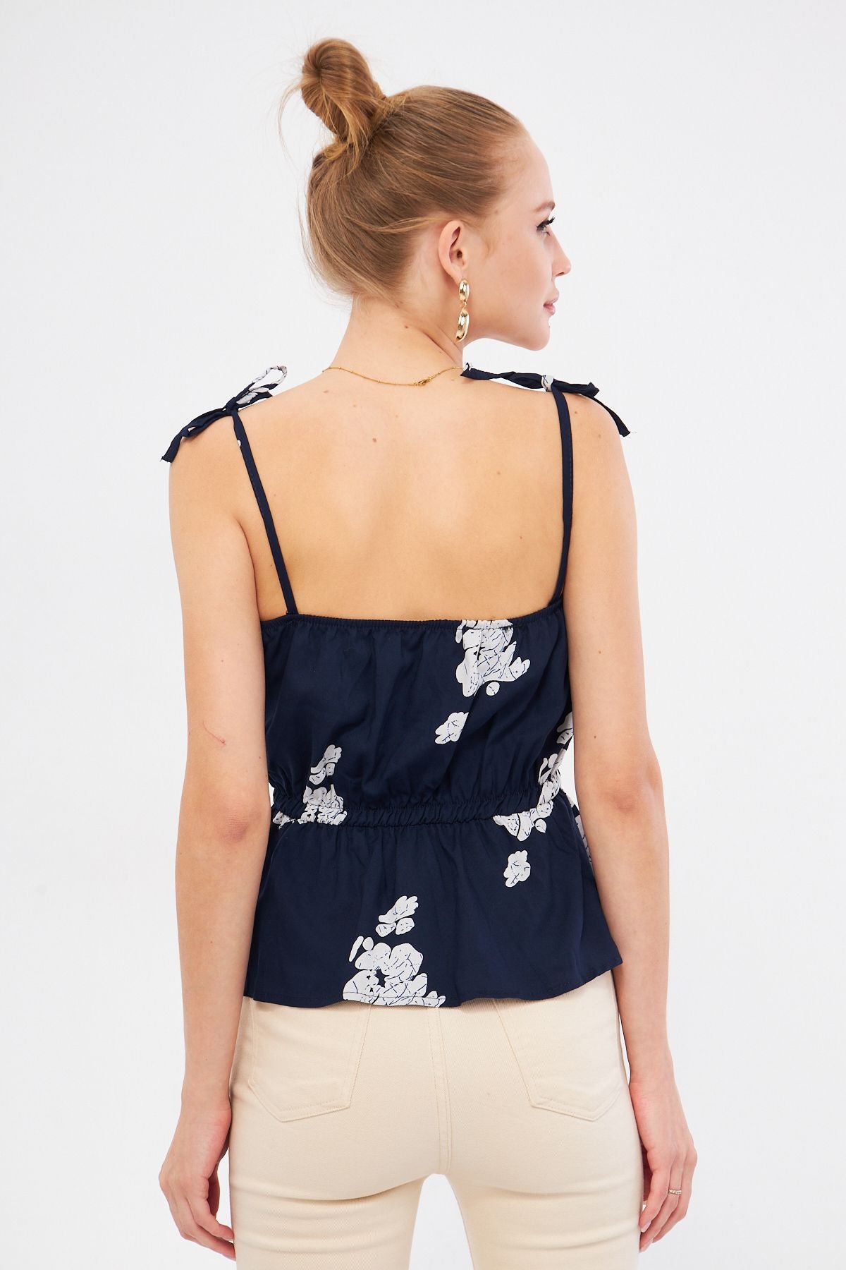 Female navy blue patterned waist tire straps connect detailed strapless Crop blouse ARM-24Y0011116