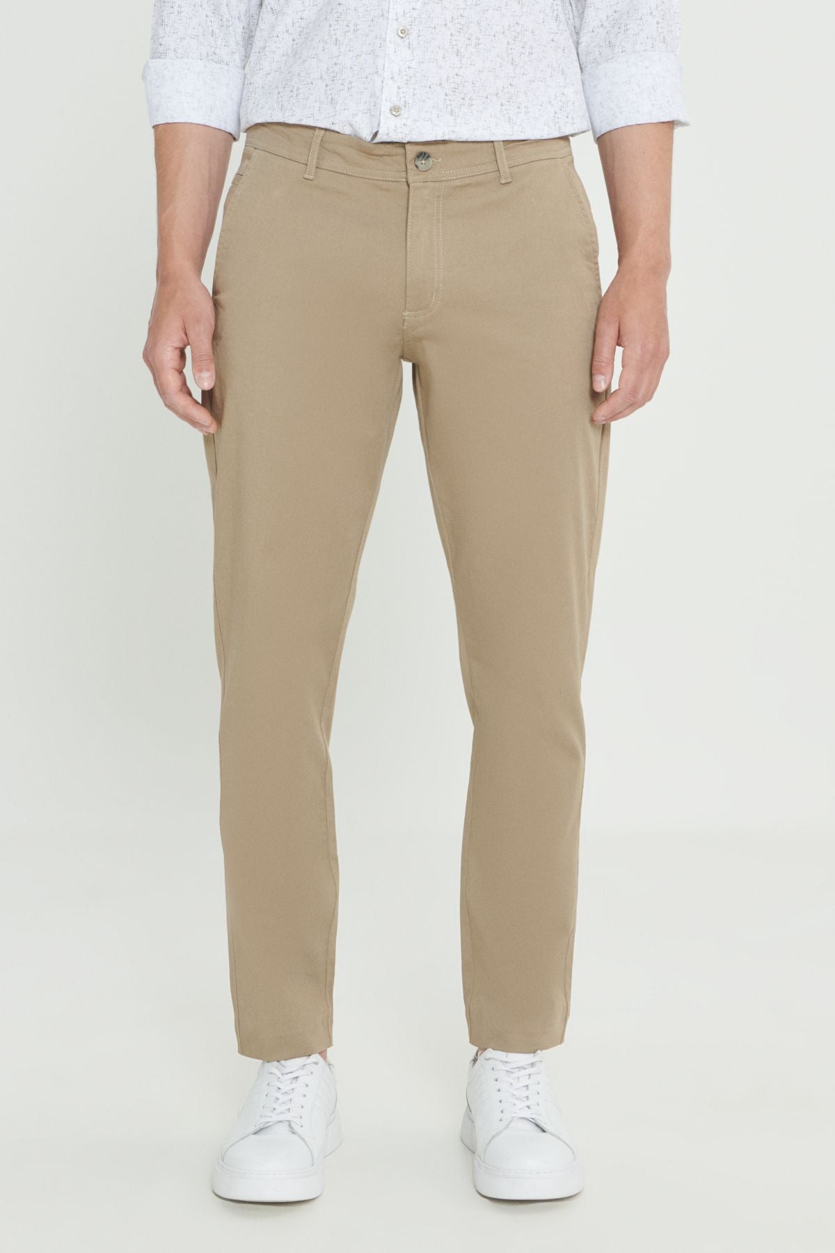 Men's Beige Slim Fit Narrow Cut Cotton Flexible Chino Pants